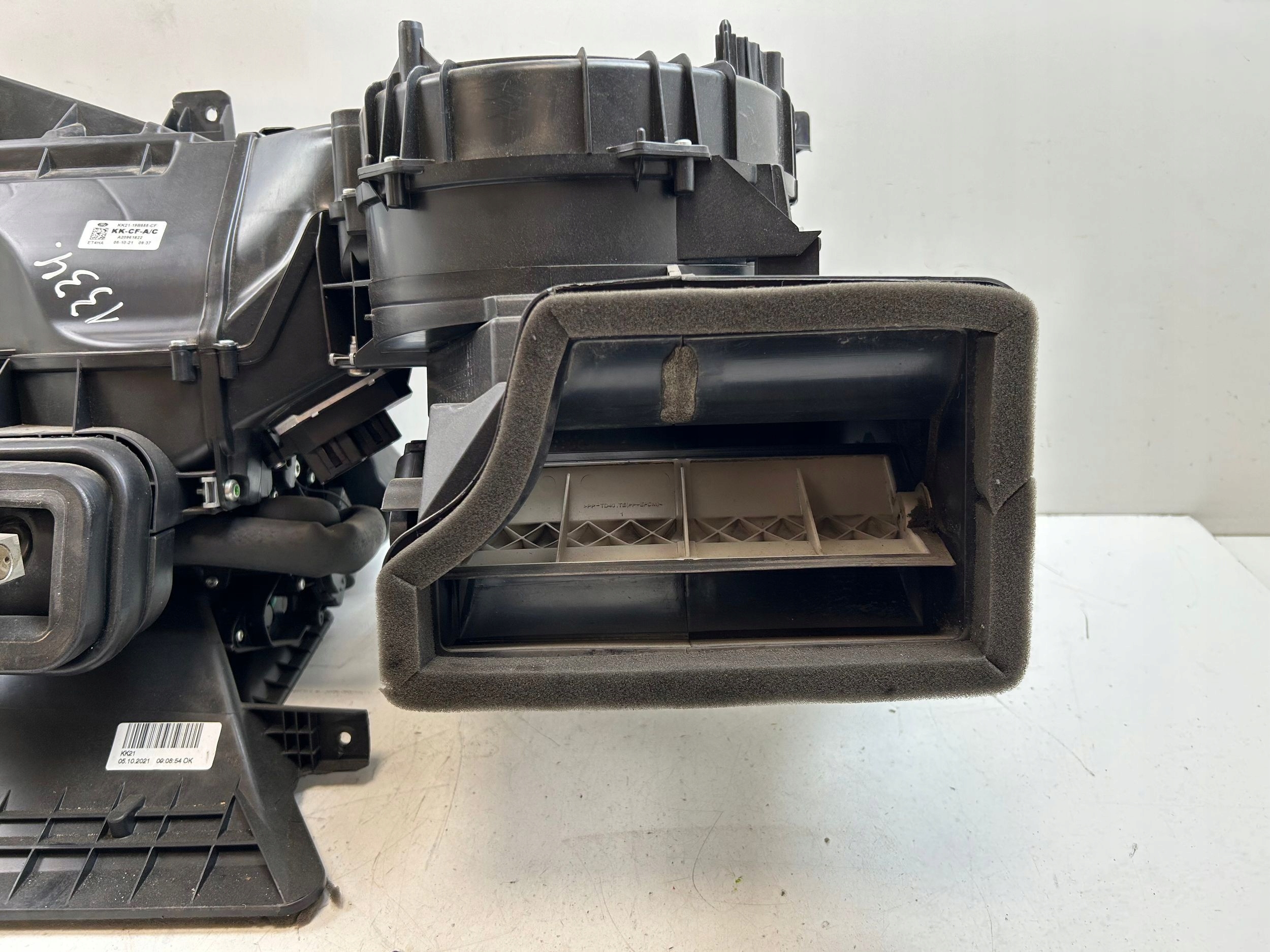 2009 BMW 5 GT F07 радиатор отопителя / комплект BK2118B692A