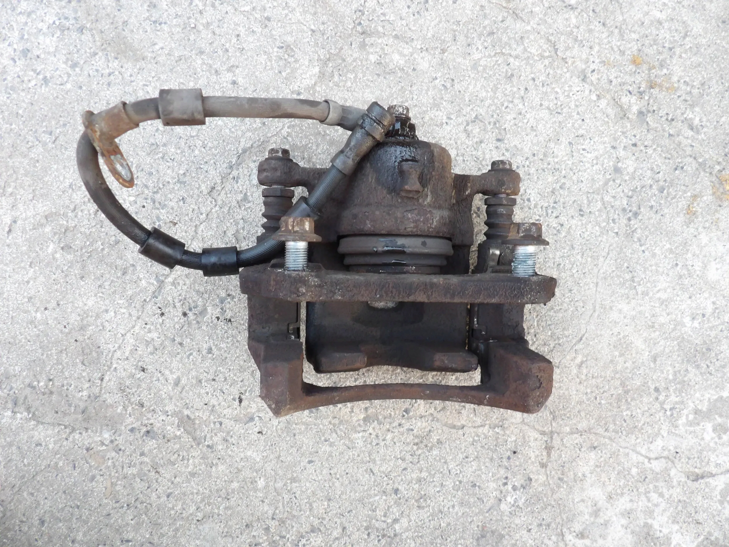 FORD FIESTA MK7 2013 LIFT 1.6 TDCI caliper brake front left