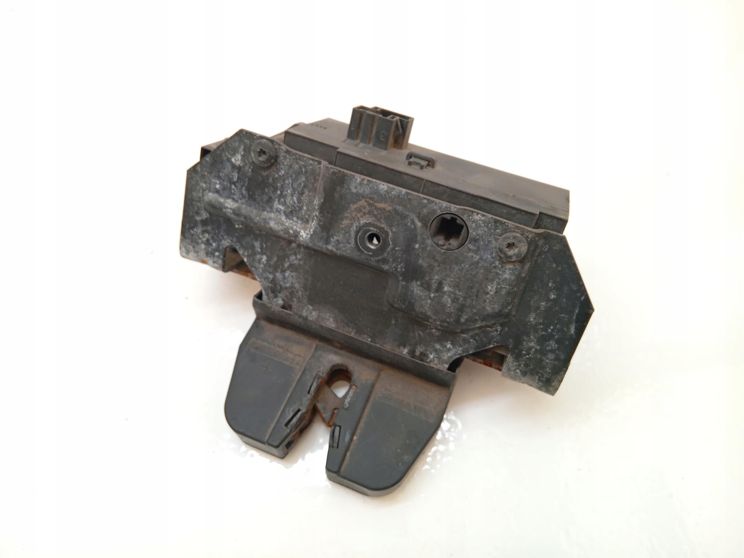 ZAMEK KLAPY TYŁ OPEL VECTRA C KOMBI Numer katalogowy części 13185566