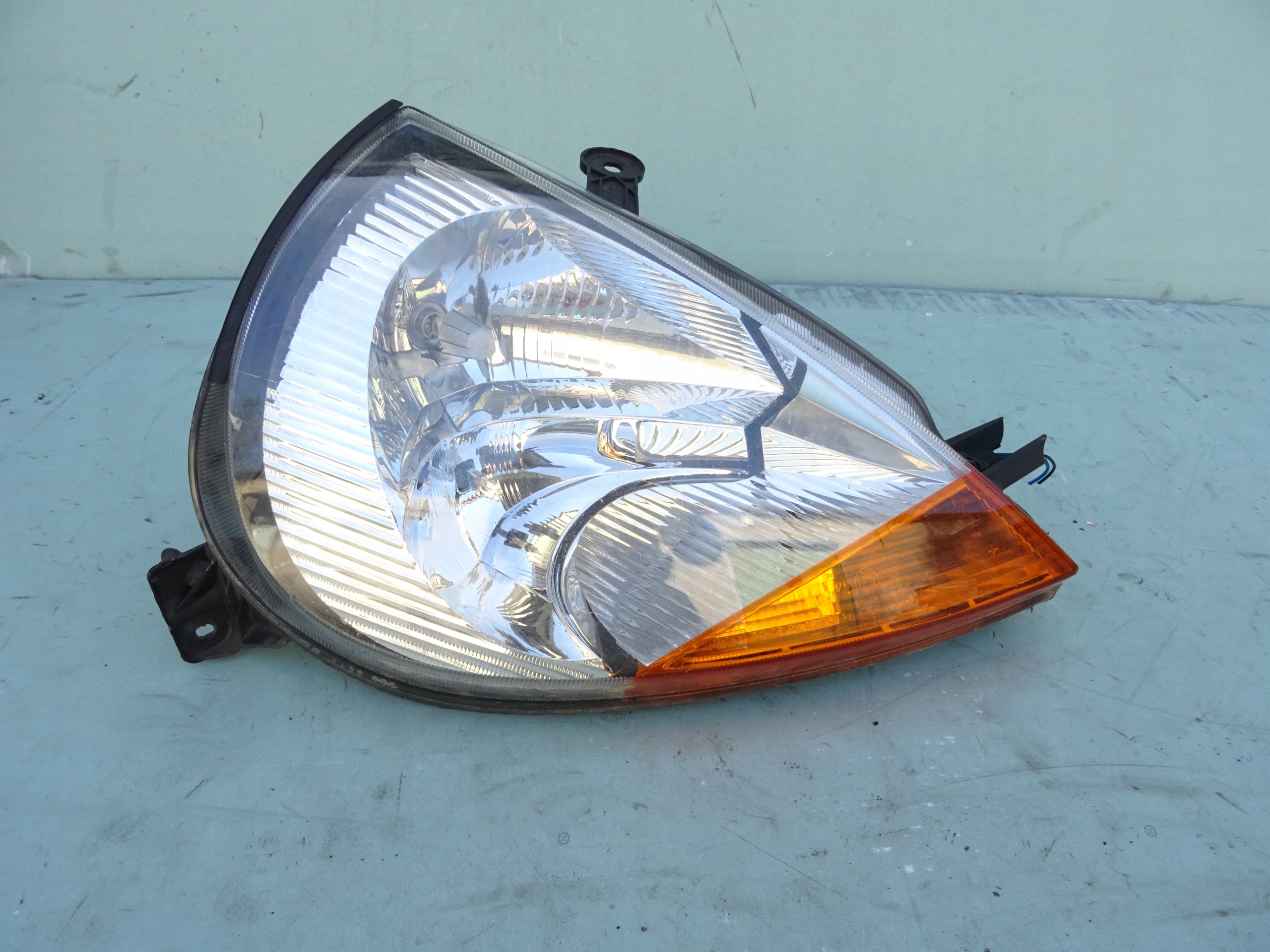 ФАРА ПЕРЕД ПРАВА FORD КА MK17kg13005am