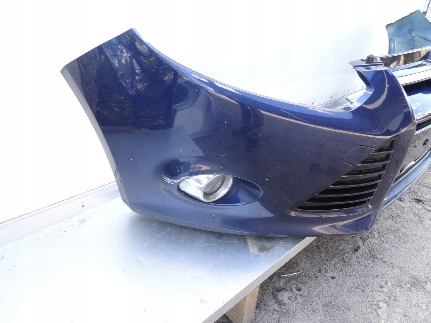 FORD FOCUS MK3 nárazník predok predný