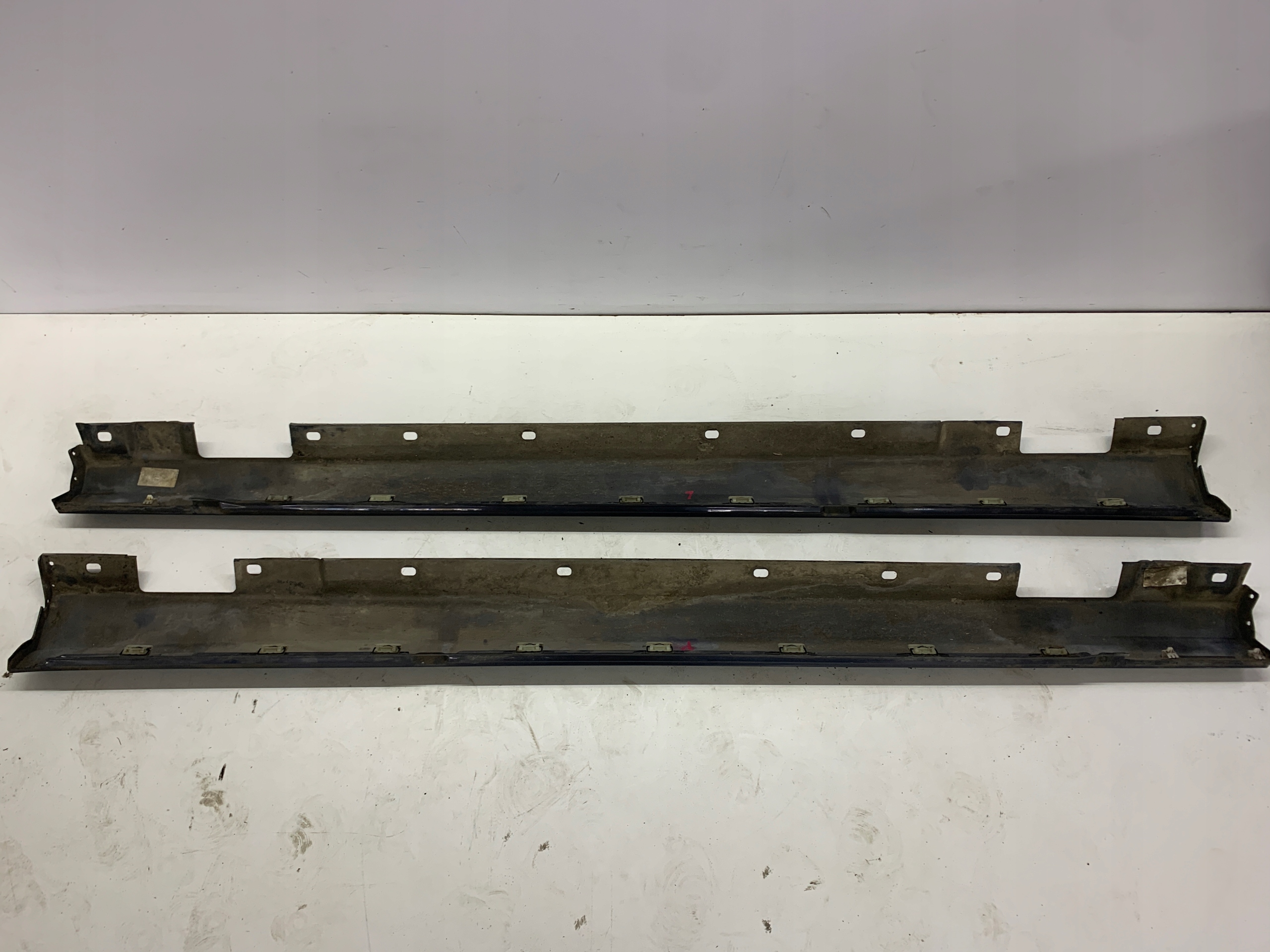 moulding cap threshold left A2046900340 MERCEDES W204 KOLC755 KOMBI
