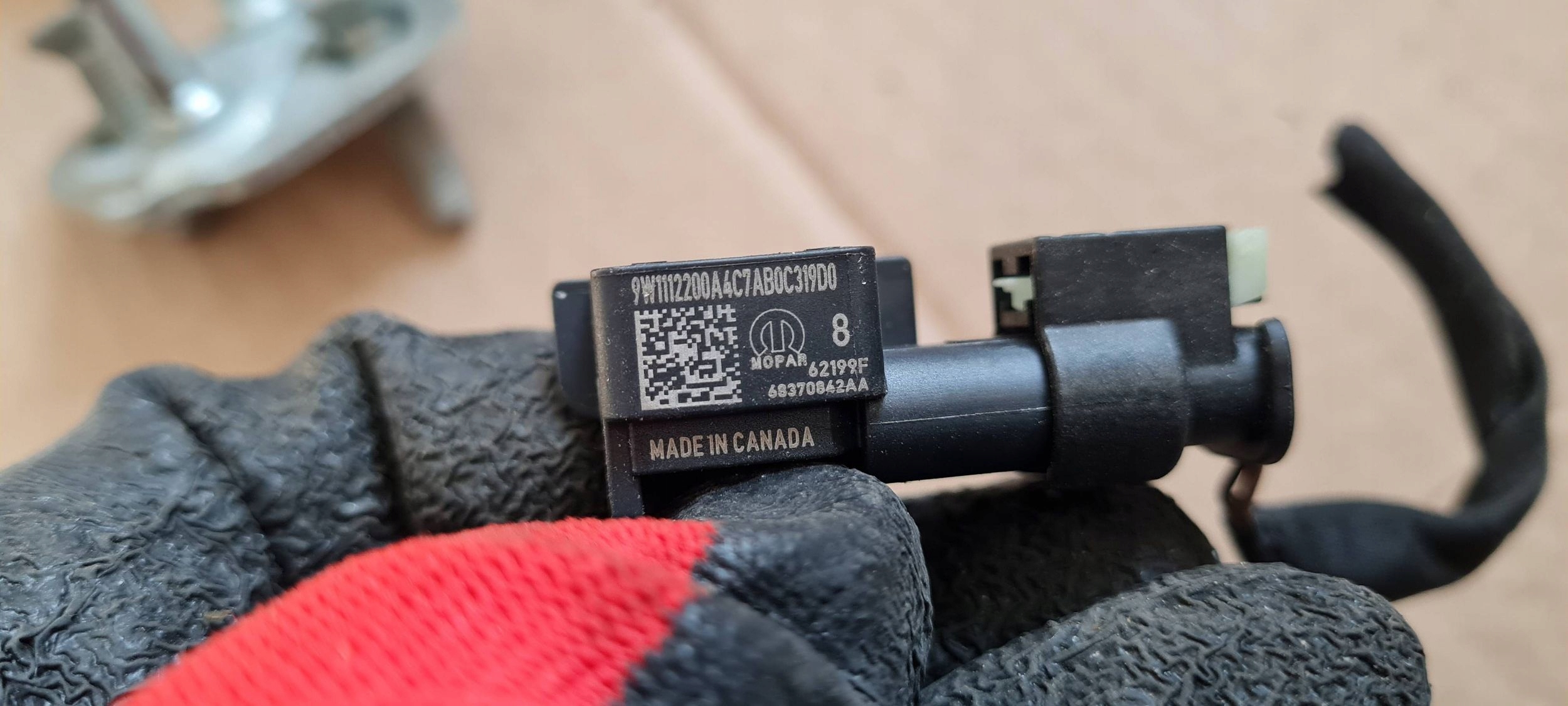 Jeep Grand Cherokee WL 2022 Crashsensor Drucksensor SENSOR Connector Contact 68370842AA