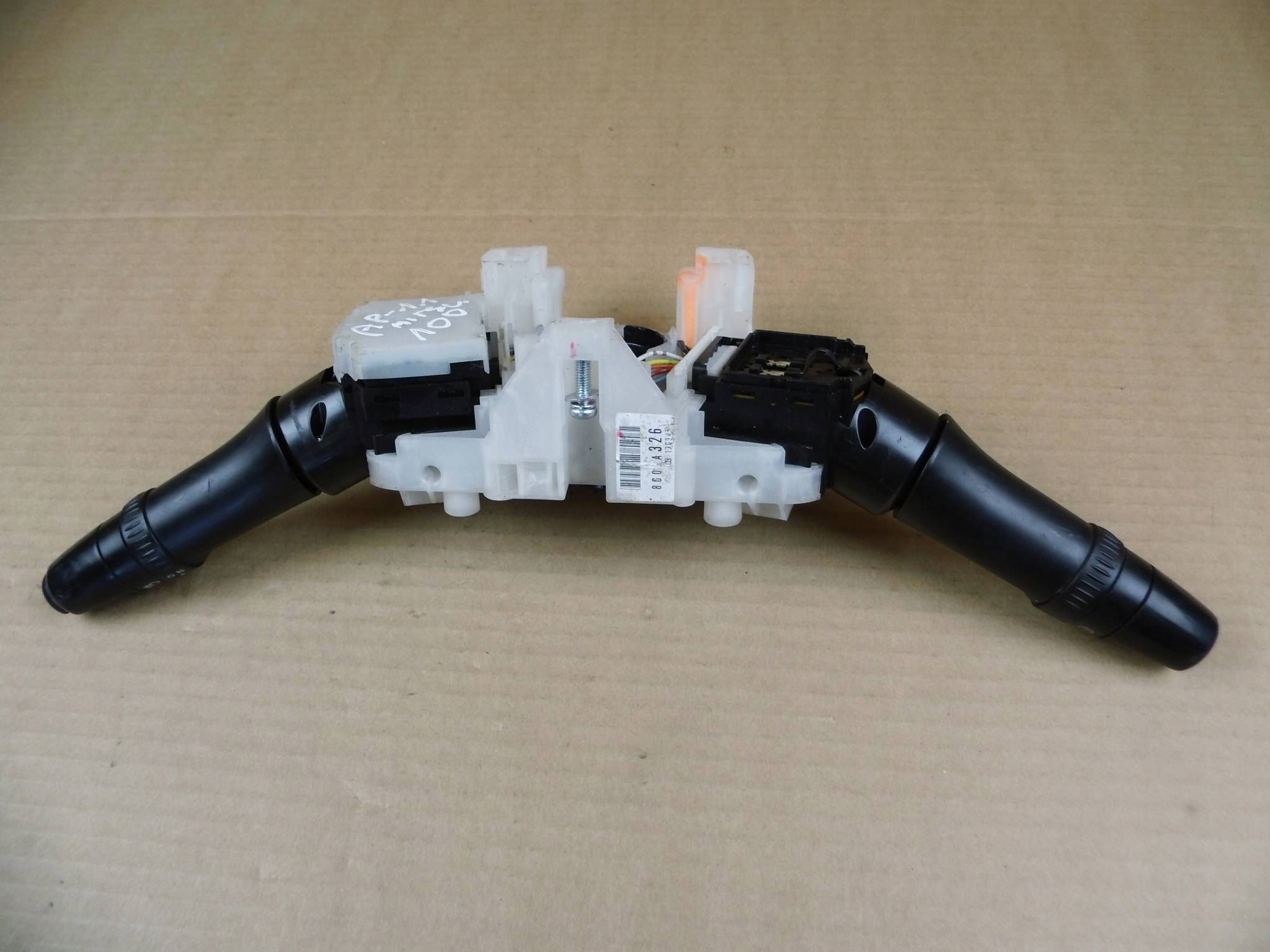 Mitsubishi Outlander III Pulsante DEVIO LUCI DEVIO interruttore luci 8600A326