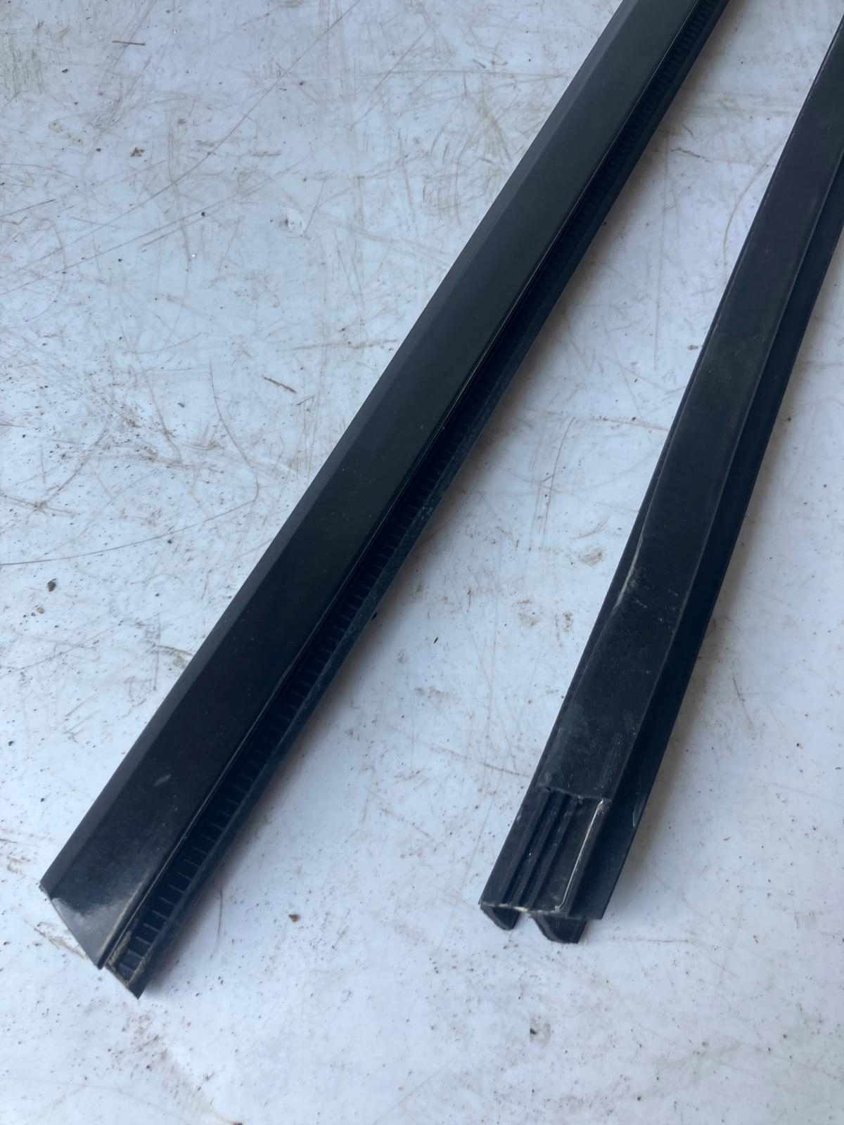 moulding dust door left front TESLA MODEL S PNBL