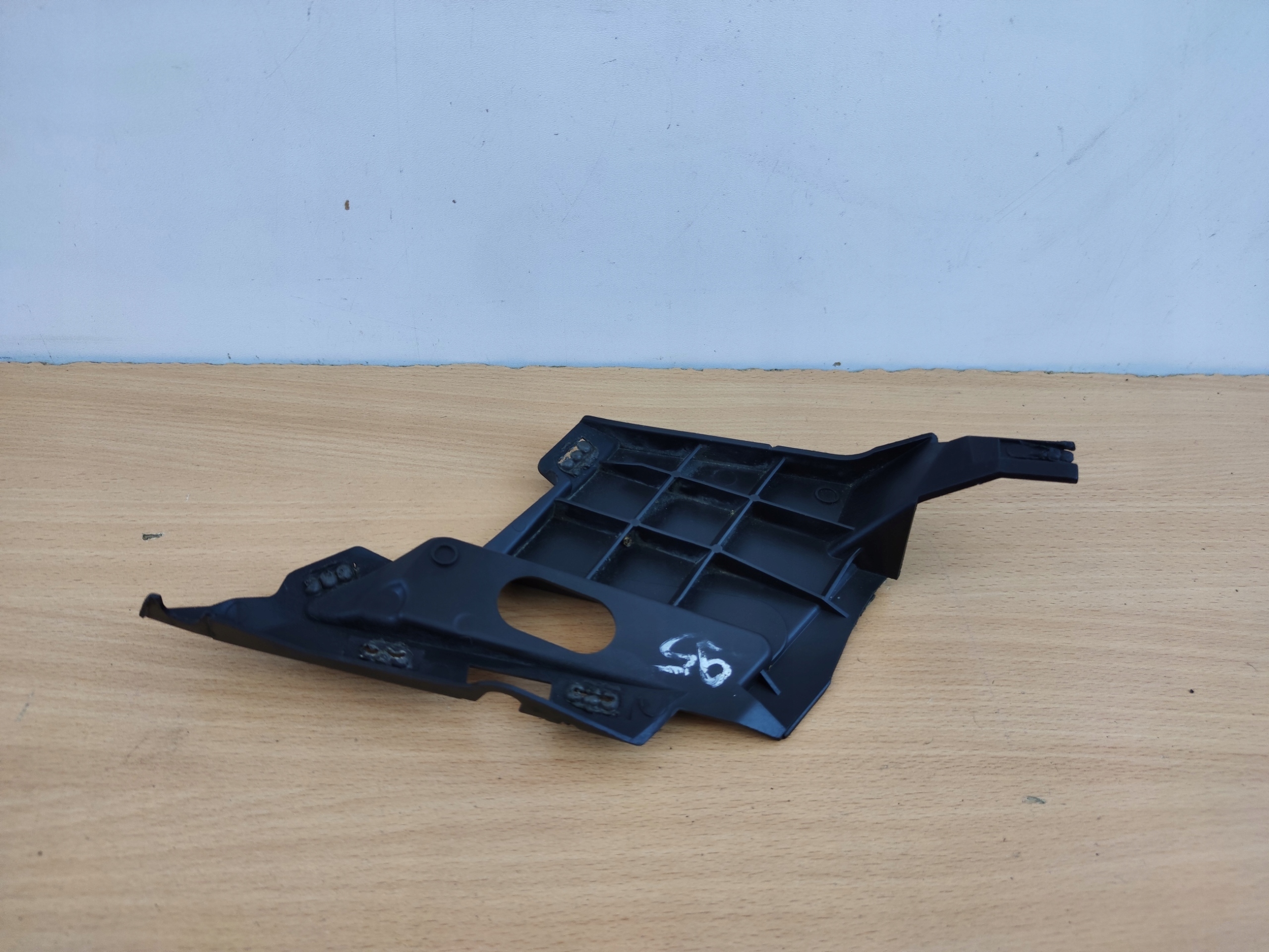 AUDI R8 420 right cover spoiler support moulding BDB