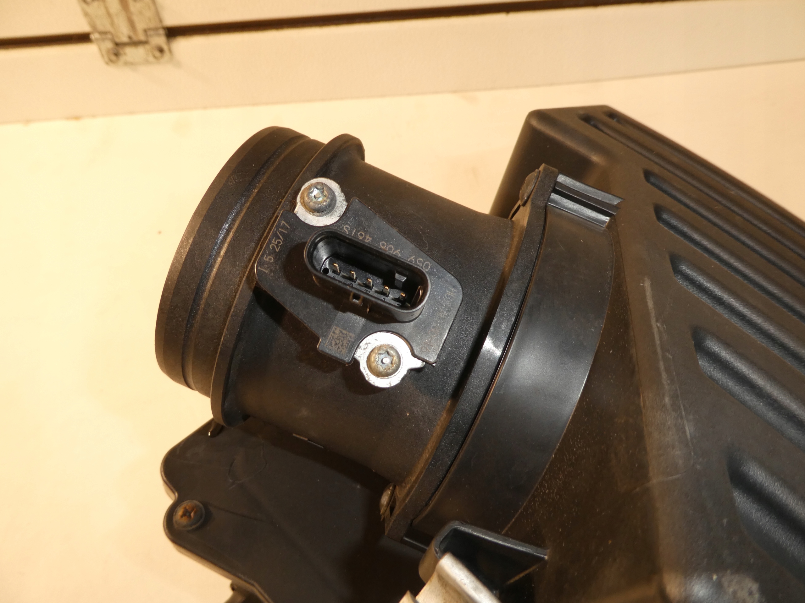 VW AMAROK 3.0 TDI FILTER LUFT 2H6129607