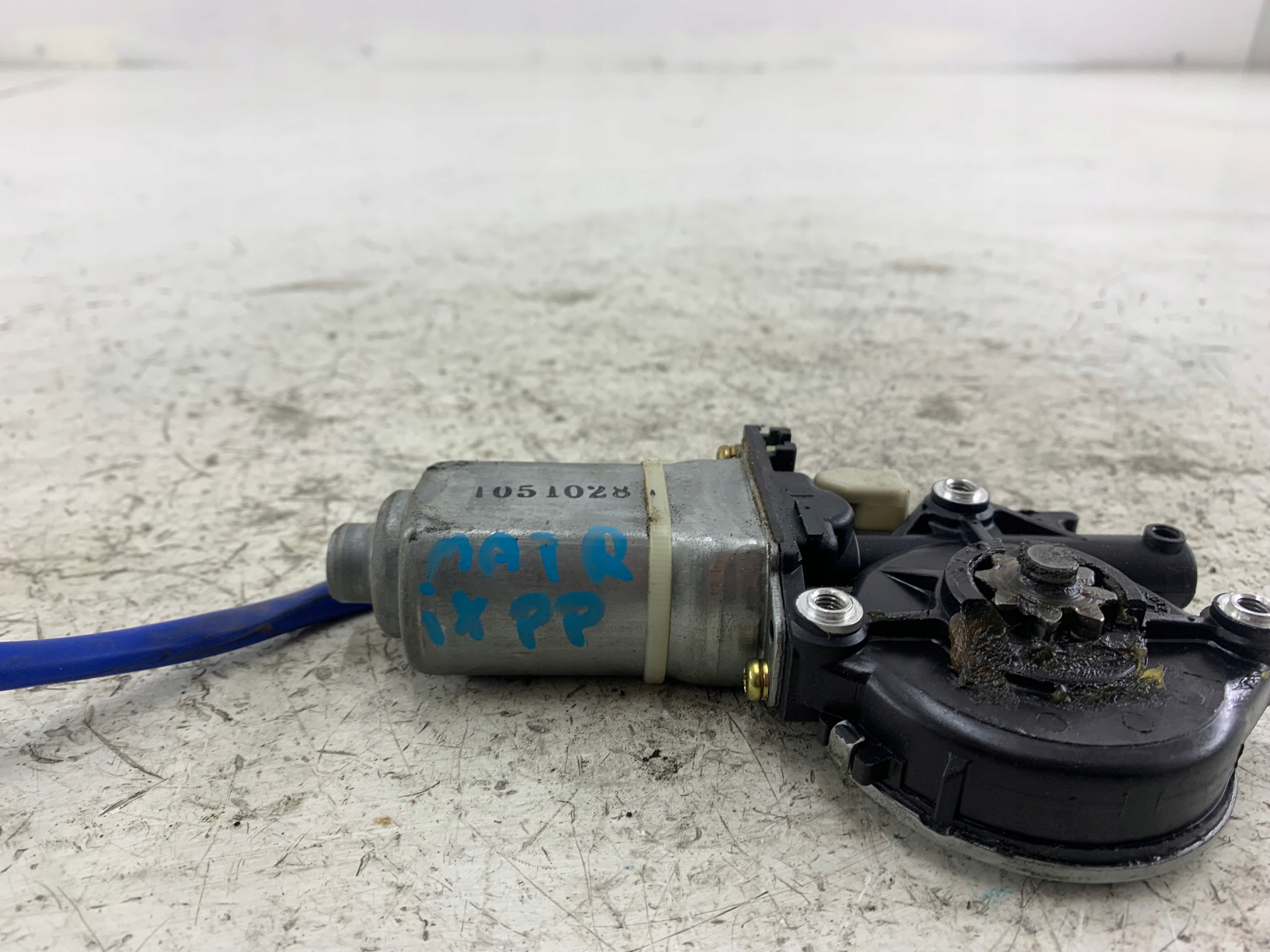 HYUNDAI MATRIX and mini motor windows right front 98820-17100