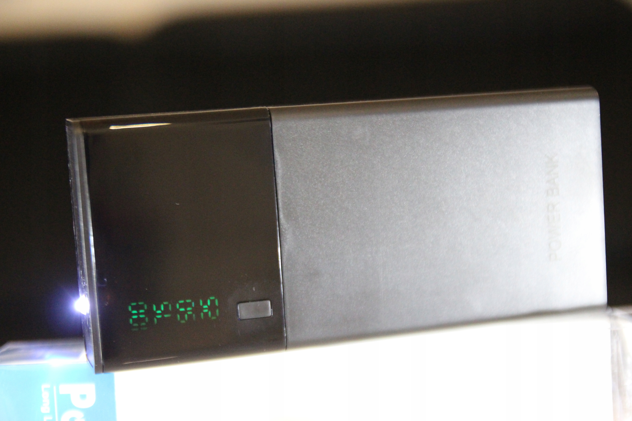 MoCNy Czarny Powerbank 50000mAh 3xUSB LCD Latarka Złącza USB inne