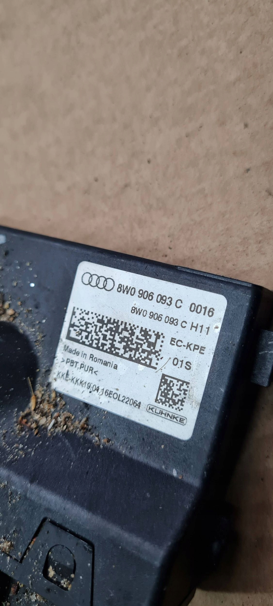 A4 B9 8W module control unit of injection pump connecting spoiler 2.0 TDI 8W0906093C A5 8W
