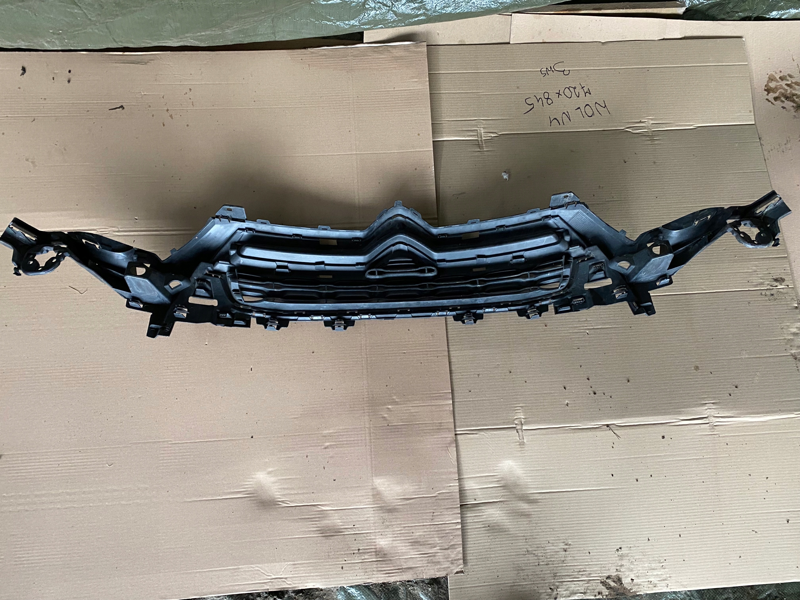 решетка радиатора CITROEN DS4