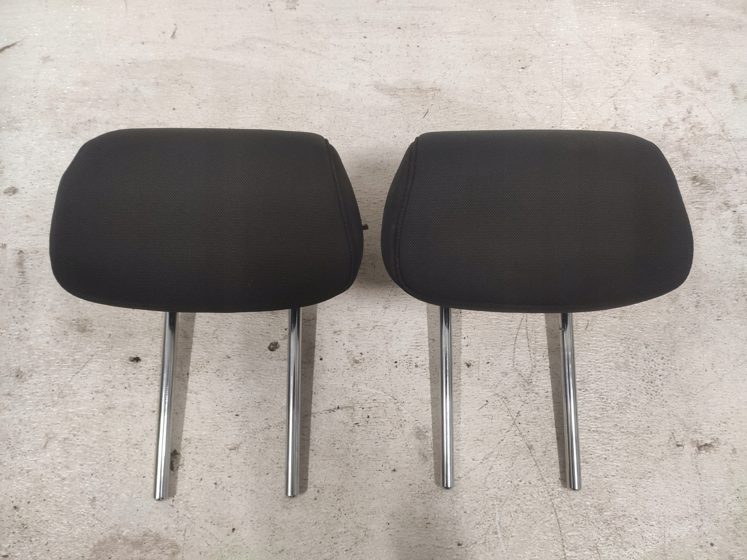 HYUNDAI i20 III 2021 подголовник дивана задний крайний