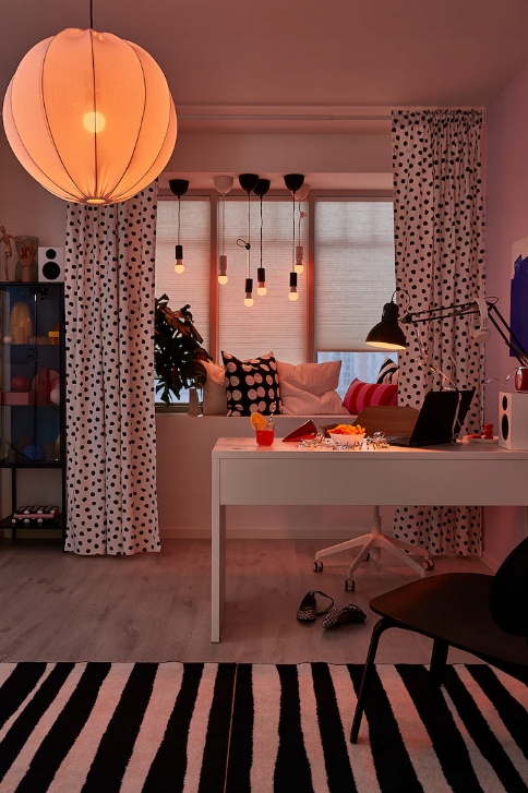 IKEA MICKE Biurko, biały, 142x50 cm Kolekcja MICKE