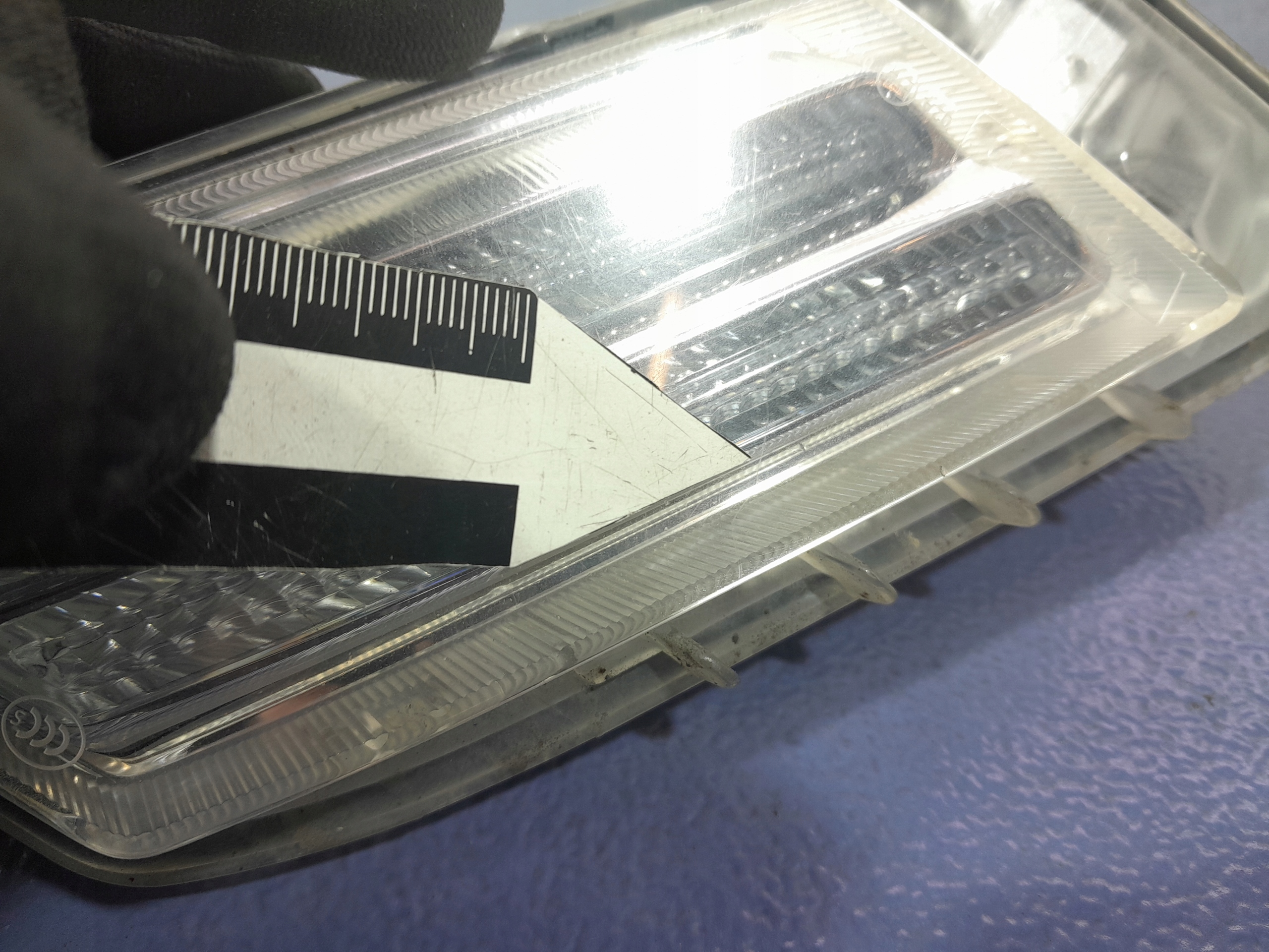 VOLVO XC60 and light DO running daytime LED left 89068027-F