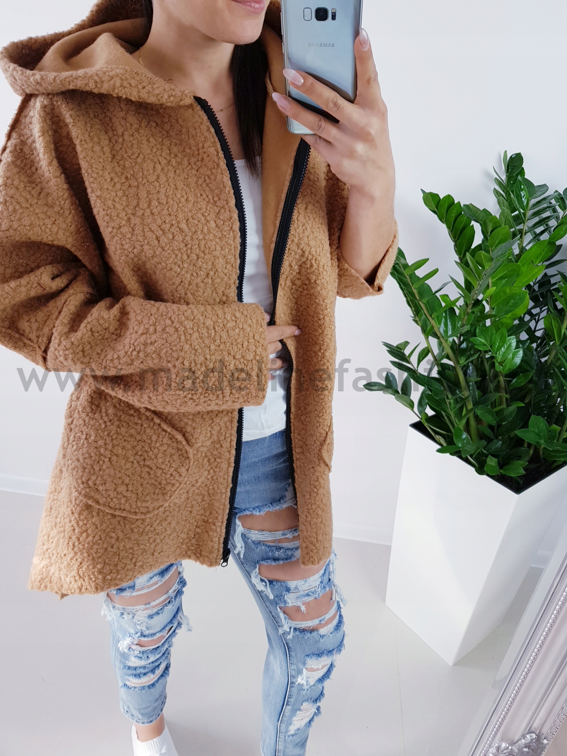 NARZUTKA BUKLA NA ZAMEK KOLORY OVERSIZE MEGA BLUZA Model BLUZA BUKLA ZAMEK