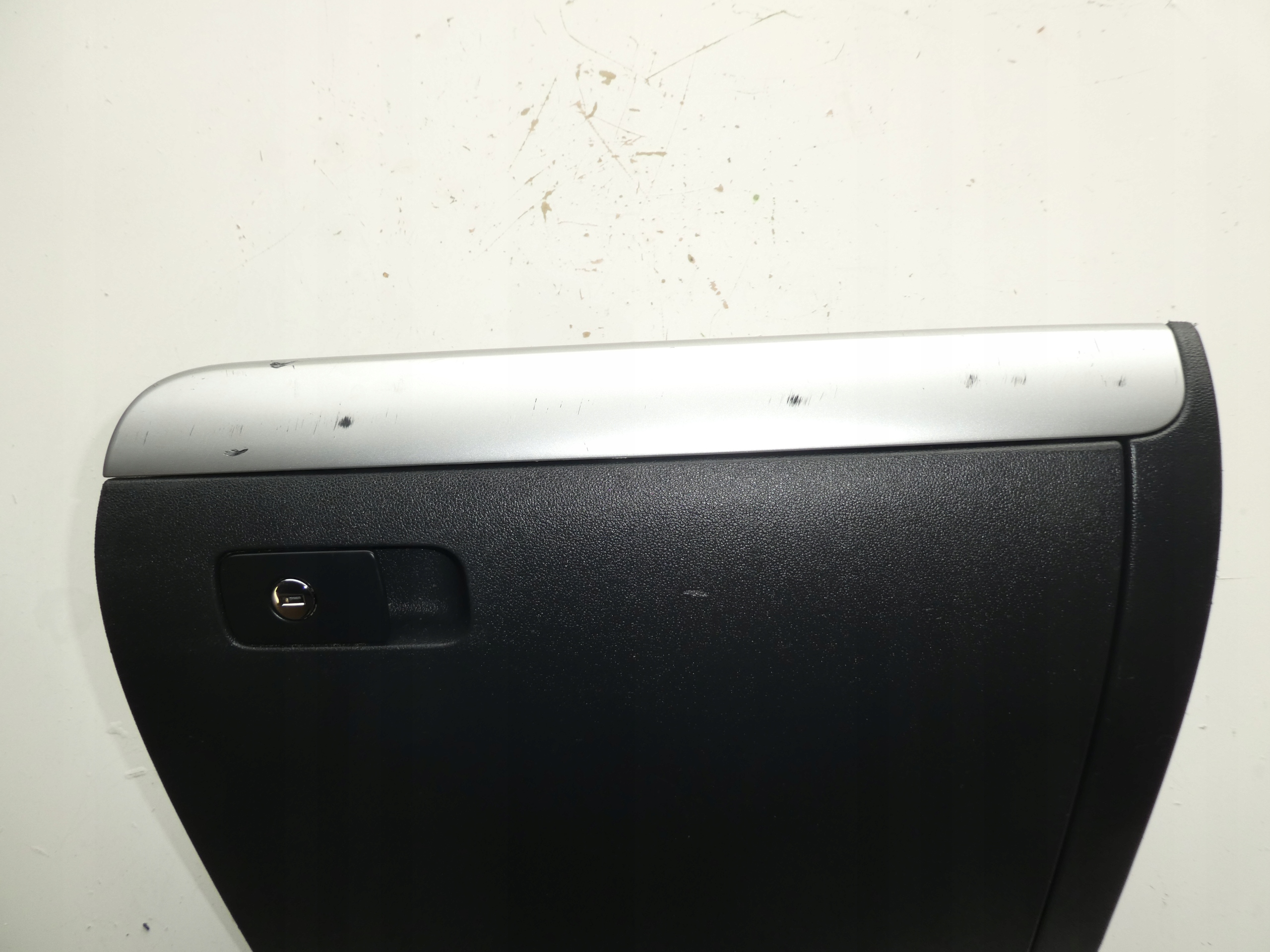 VW JETTA 6 VI HANDSCHUHFACH 5C7857097