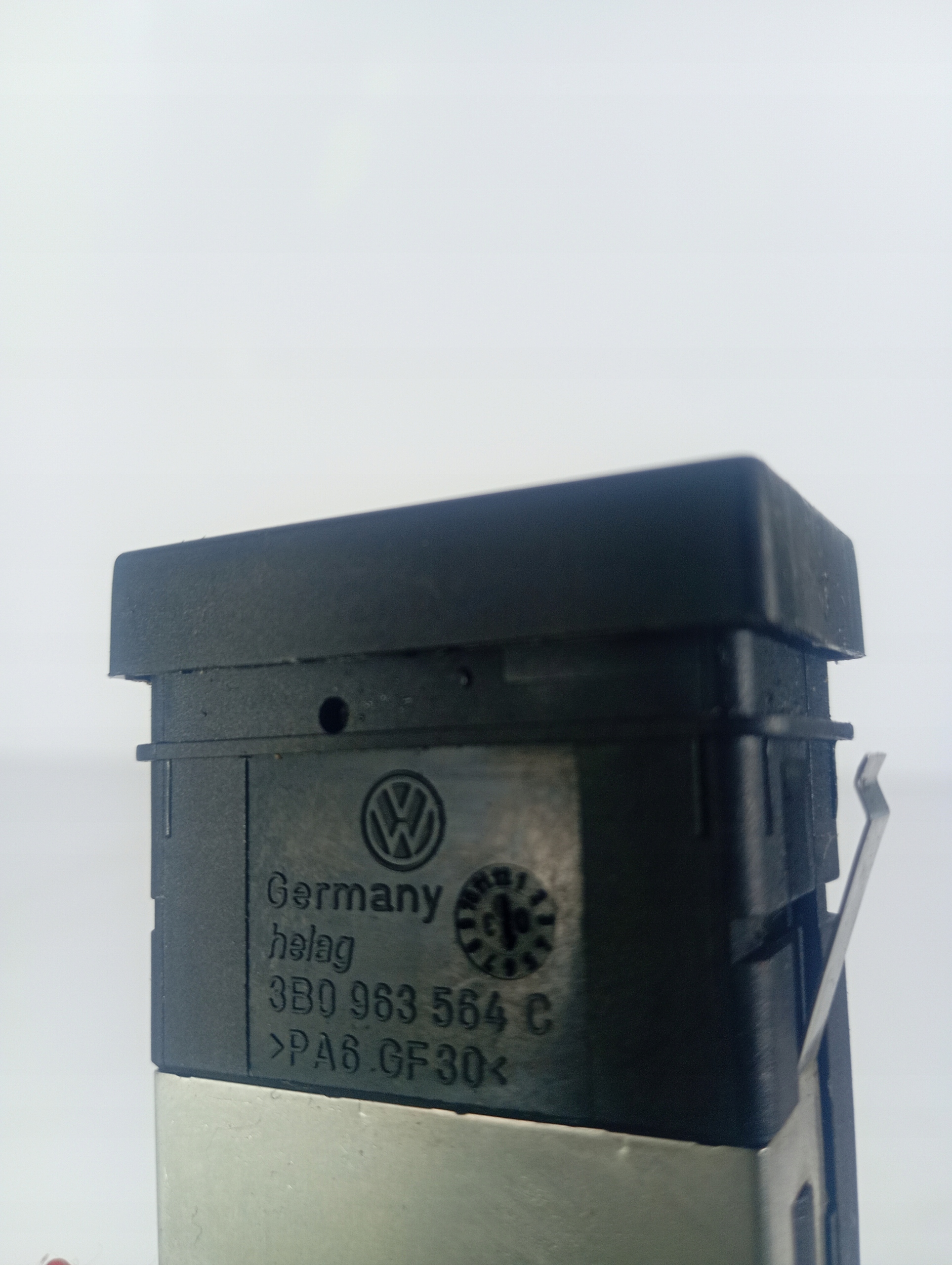 VW PASSAT B5 FL 00-05 switch switch of the heating seats OE 3B0963564