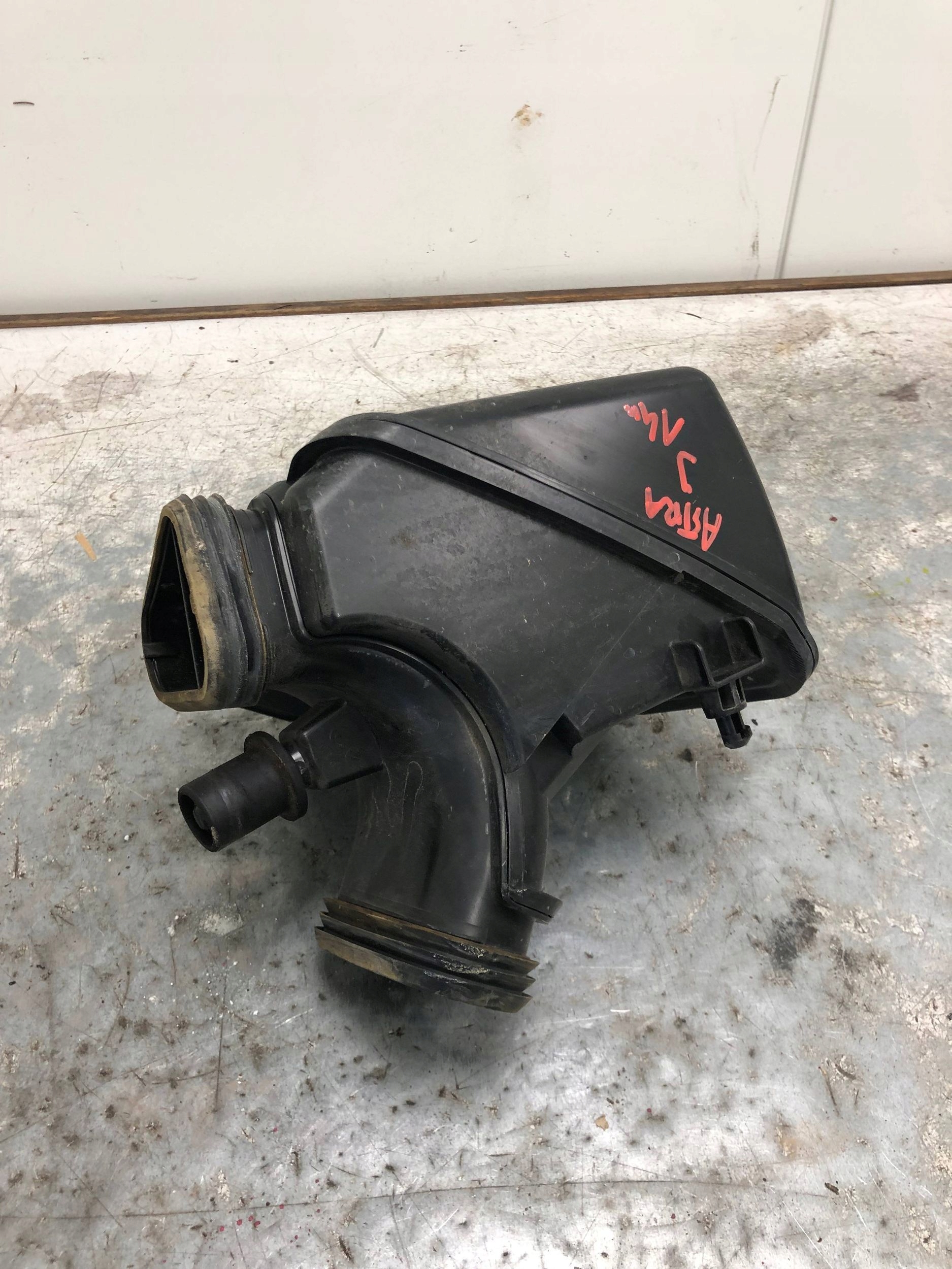 REZONATOR air OPEL ASTRA J 13337770