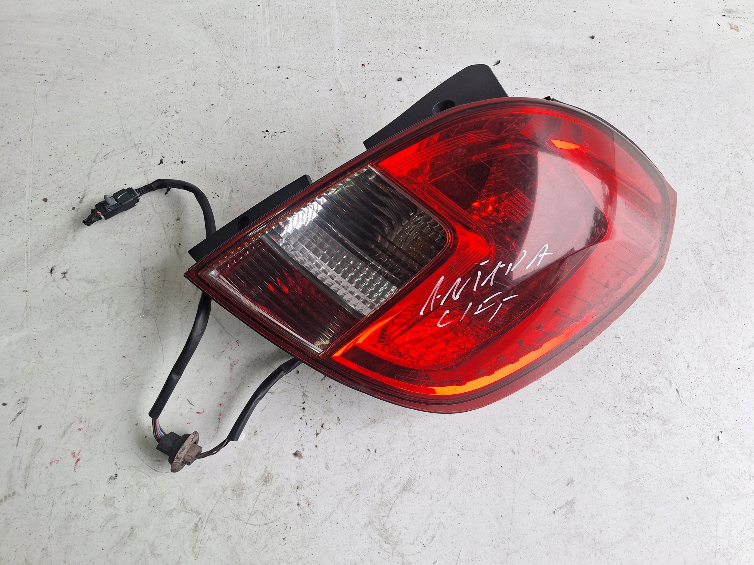 OPEL ANTARA LIFT 10-15 light right rear part UK