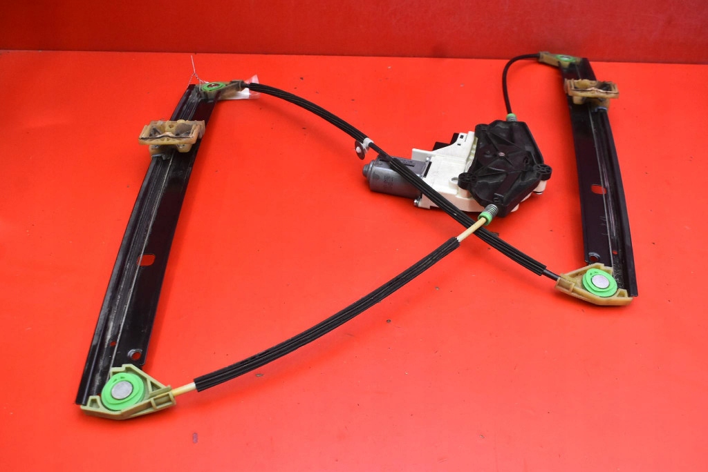 window regulator left front EU 8K0959801 AUDI A4 B8 KOMBI 07-11