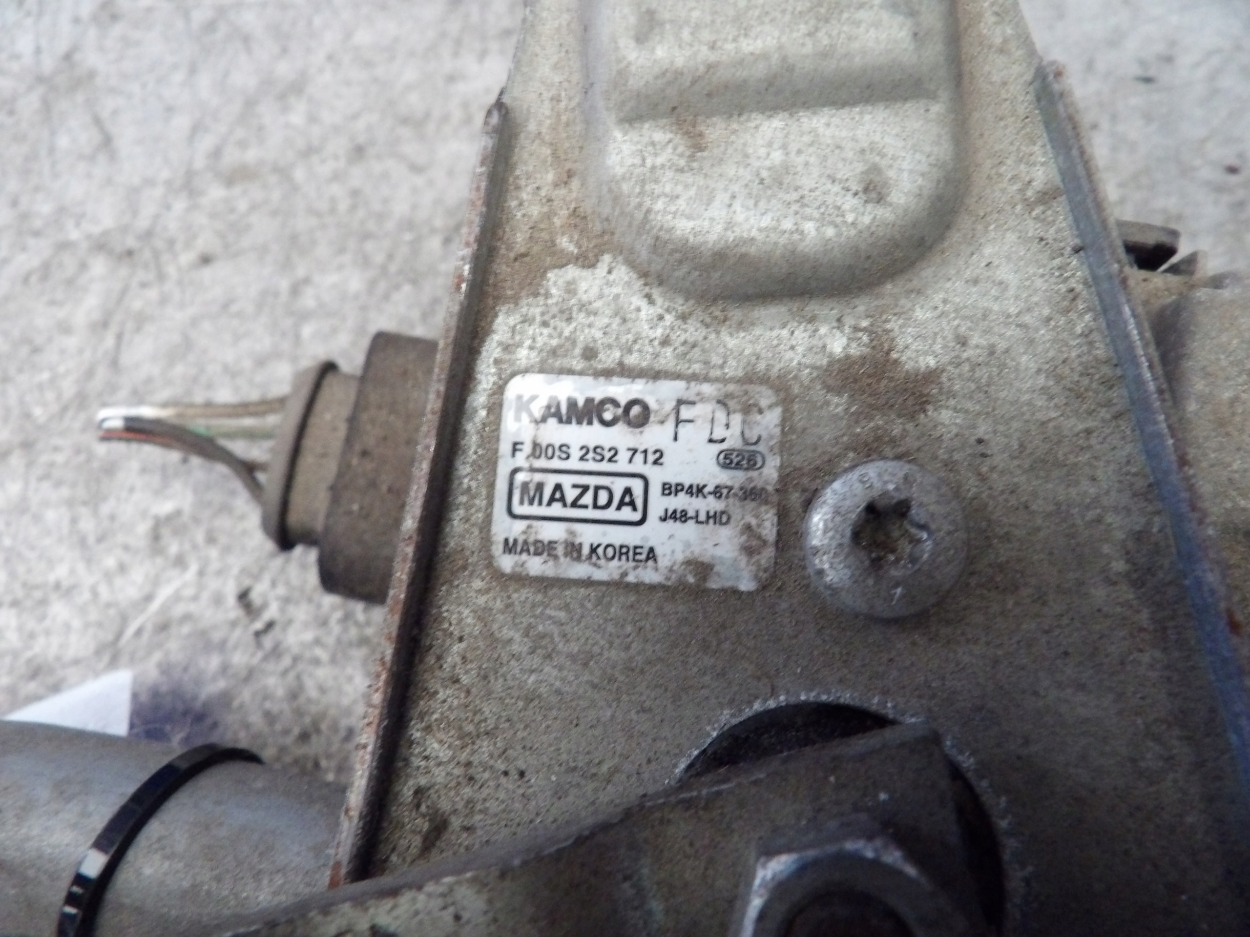 Mazda 3 wiper mechanism front F00S2S2712
