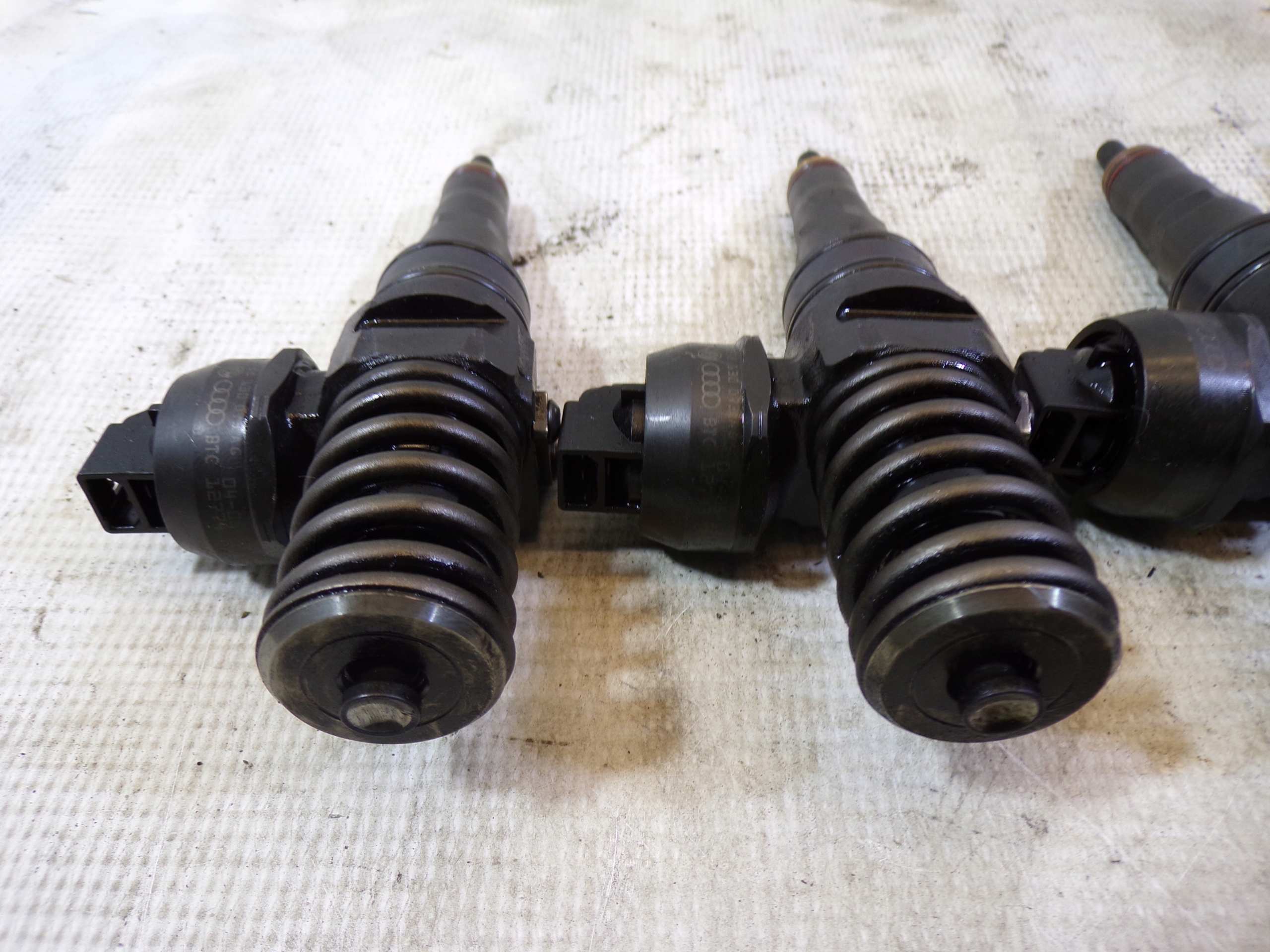 Injecteurs Injecteurs Injecteurs 1.9 TDI 038130073AG (6)