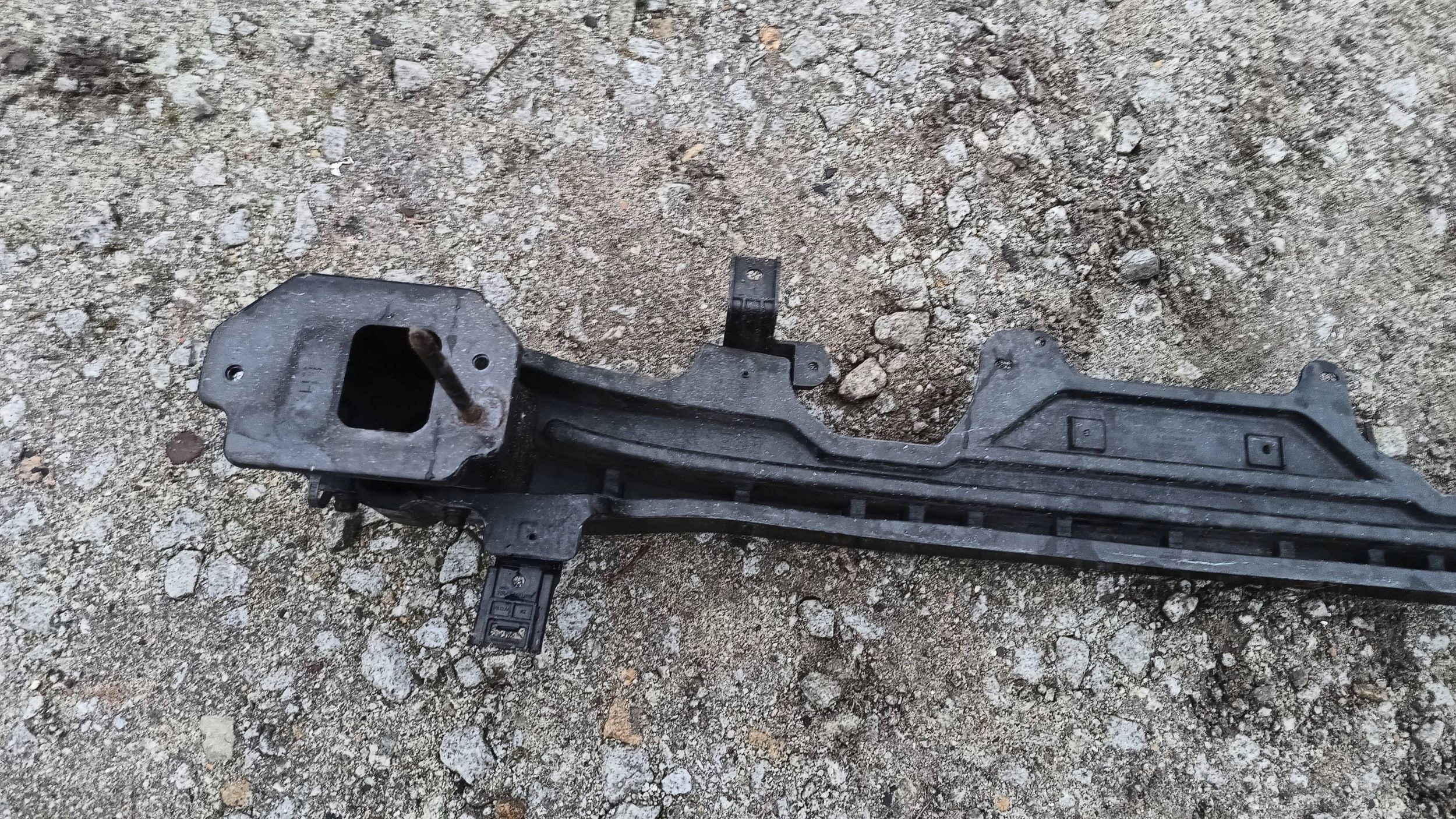 KIA STONIC bumper support rear part rear STREFY 86631-H8410 2018R