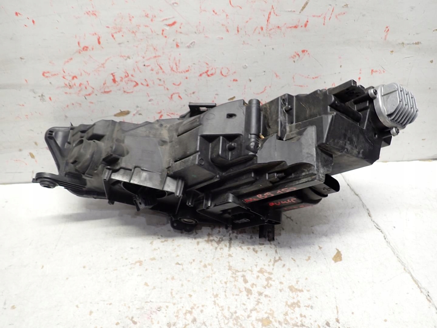 light front front right AUDI A4 B9 2015- FULL LED 8W0941034