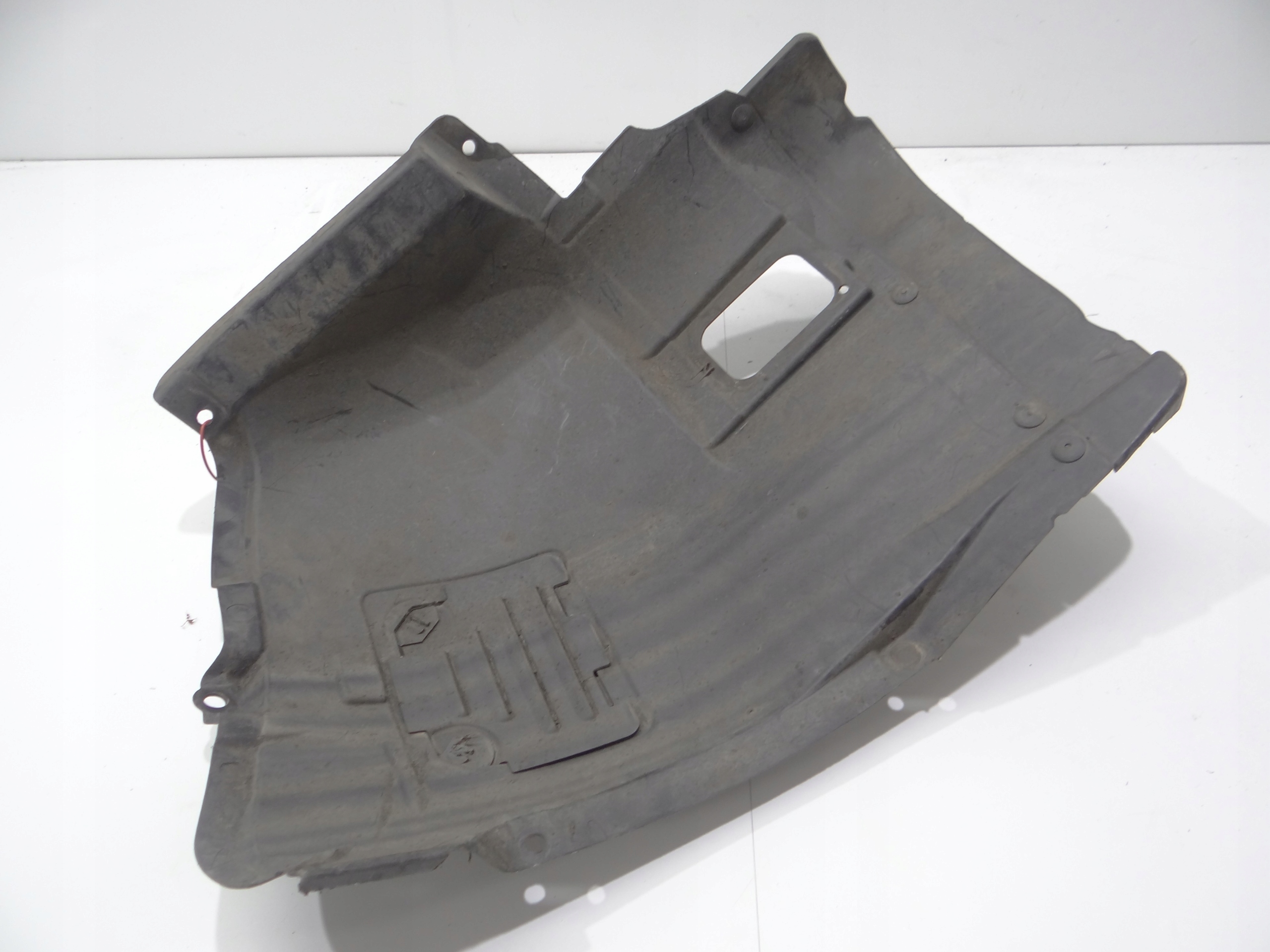 mudguard left front BMW E91 M PAKIET 8040101