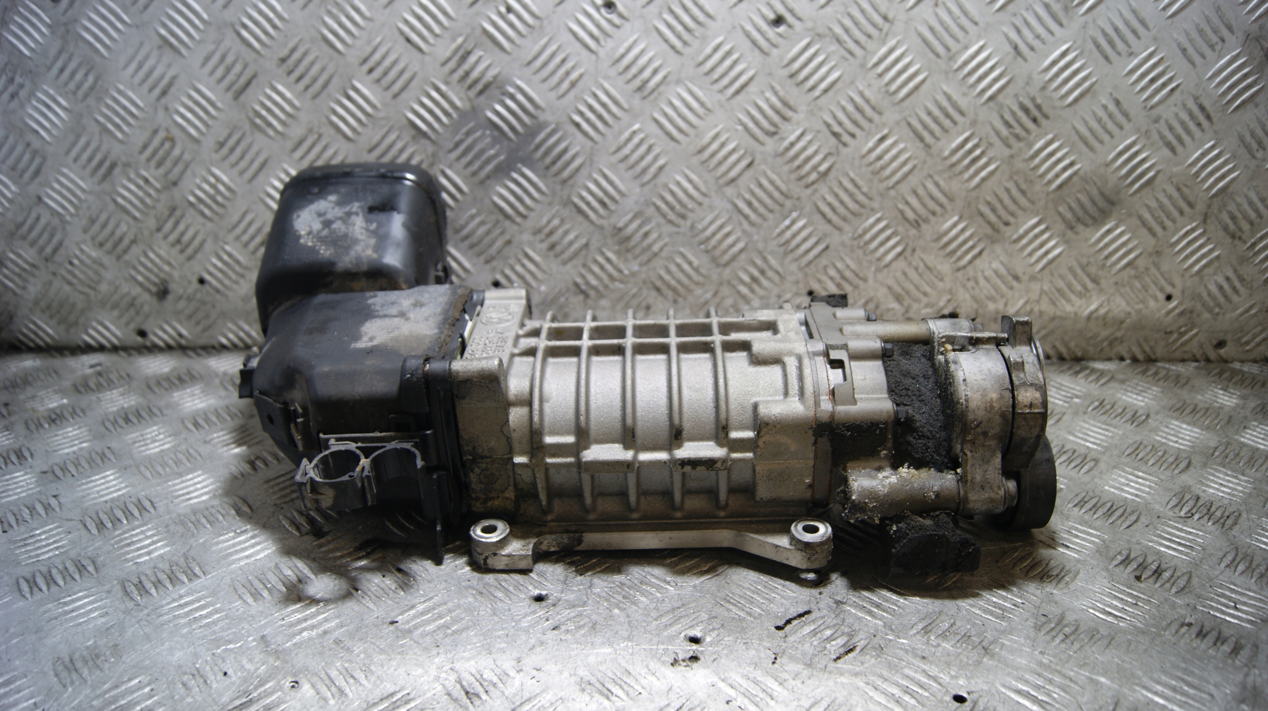 compressor compressor; air VOLKSWAGEN GOLF 5 plus 03C145601E
