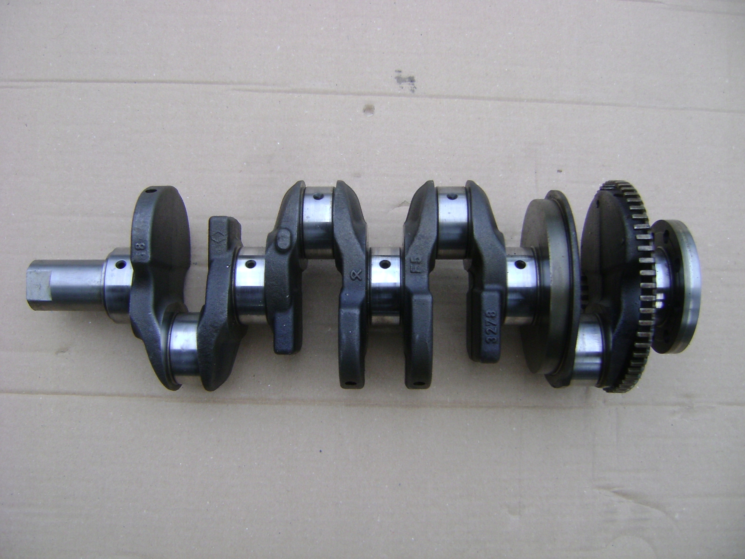 Wał korbowy nominalny Renault Trafic 2.0DCI