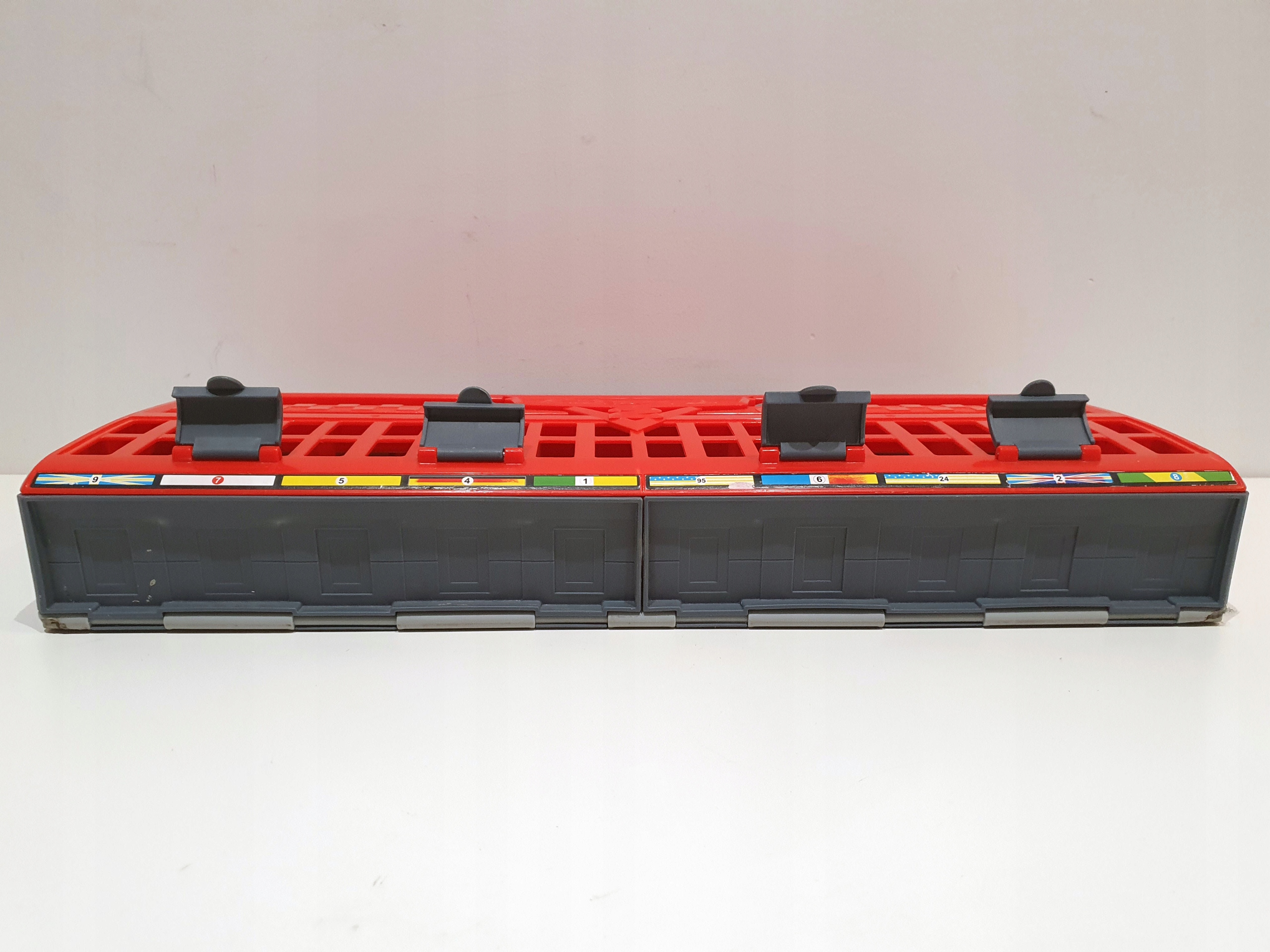 Mattel Disney Pixar Cars Wyrzutnia z Walizką V2854 Kod producenta DWB90