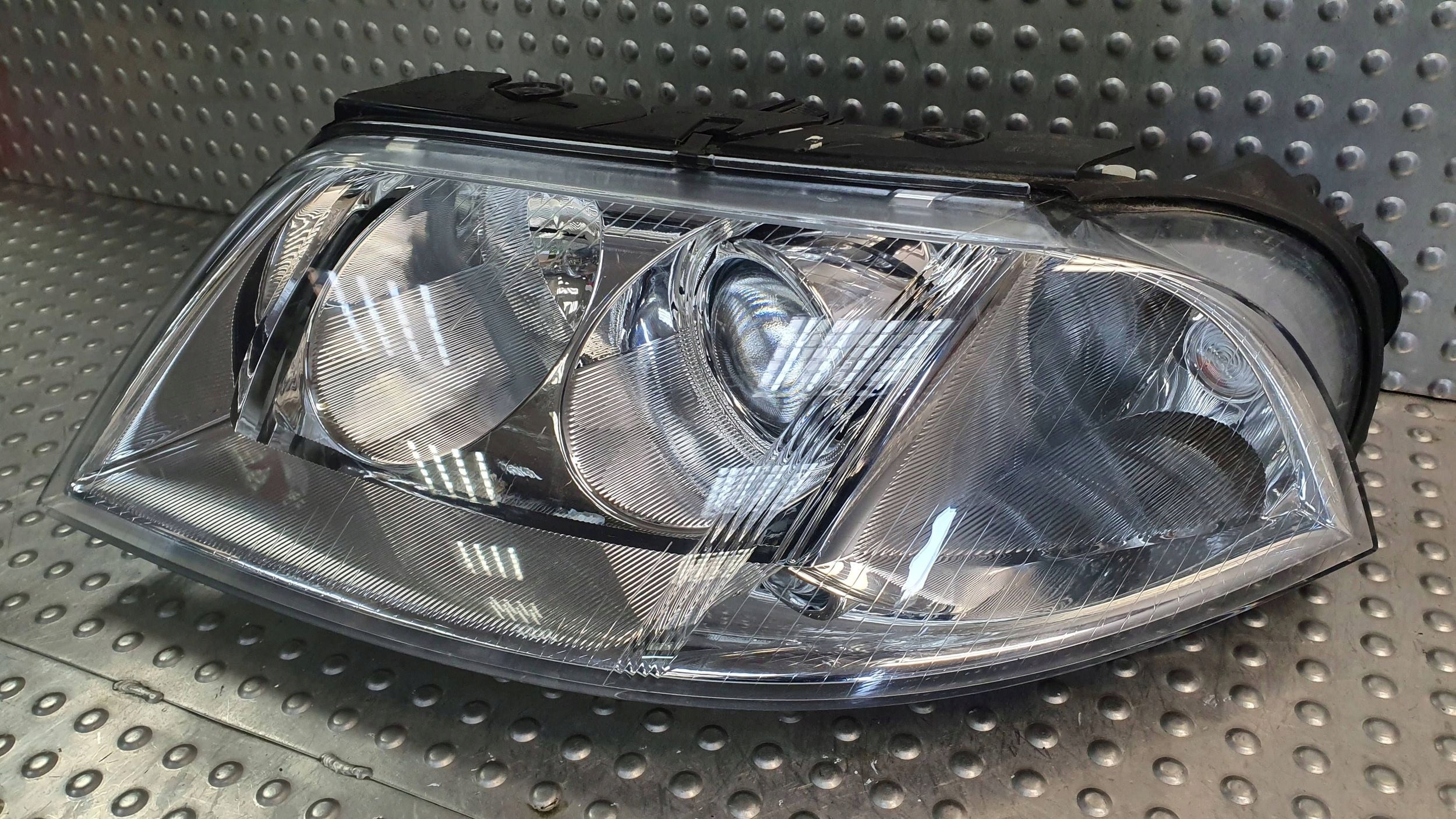 light front left VW PASSAT B5 LIFT 00- 3B0941015AR