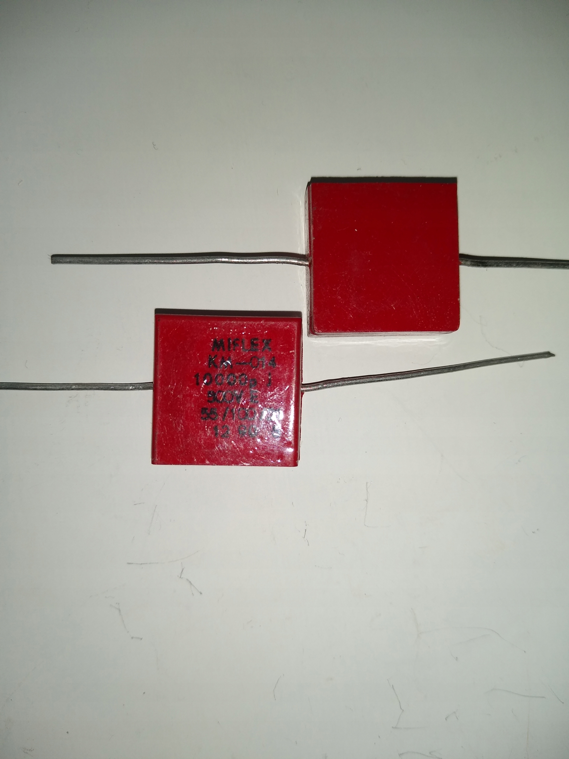 

Kondensator Mikowy KM-014 10nF 5% S 500V E Silverm