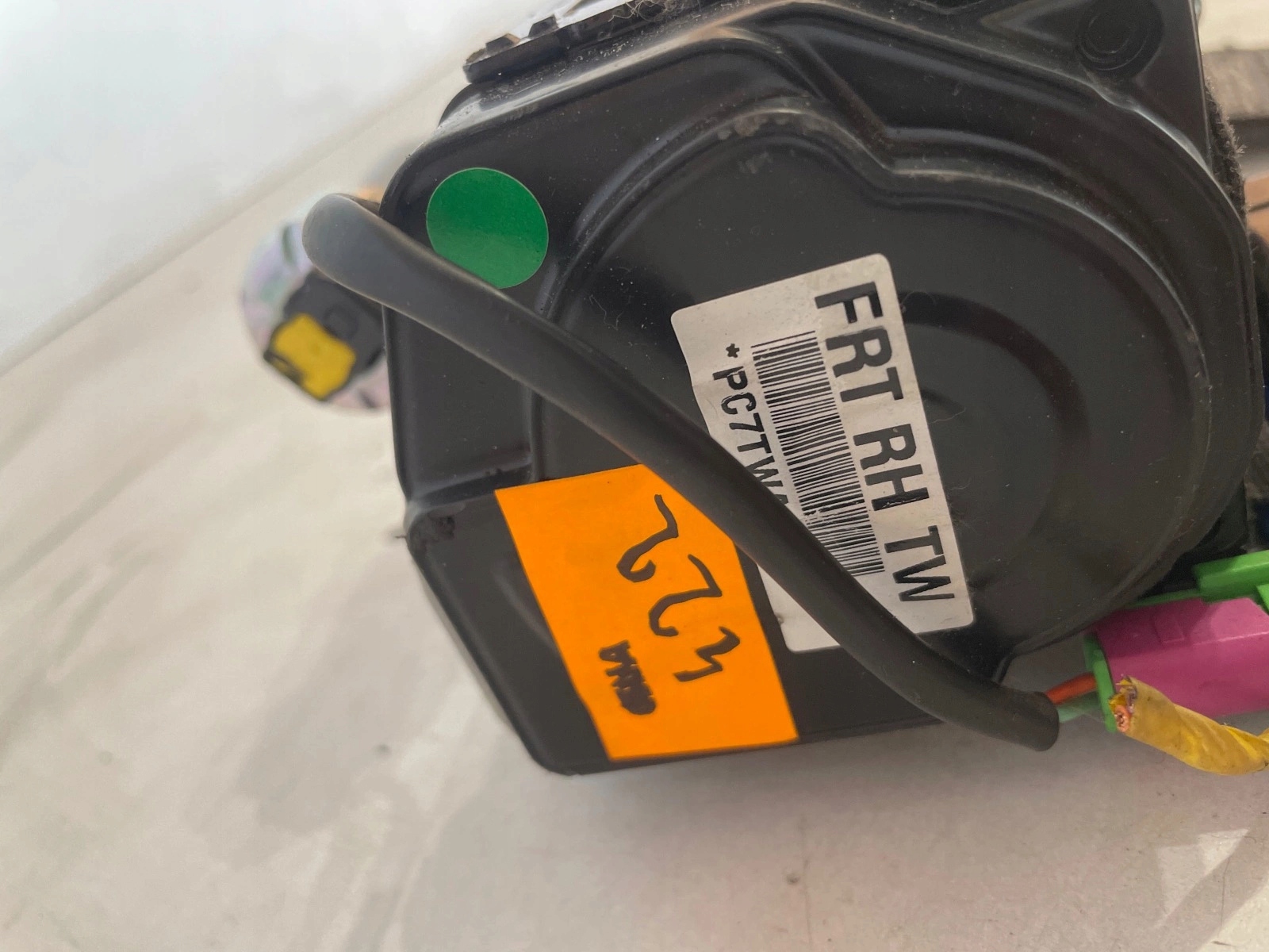 tension belt safety front front right Opel Antara