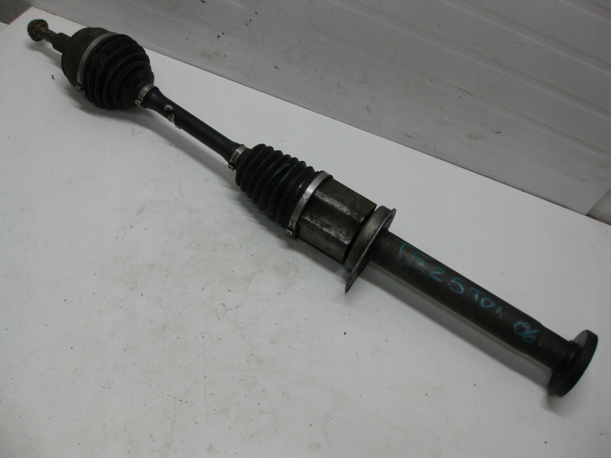 VW T5 2.5 TDI semi-axis right long front