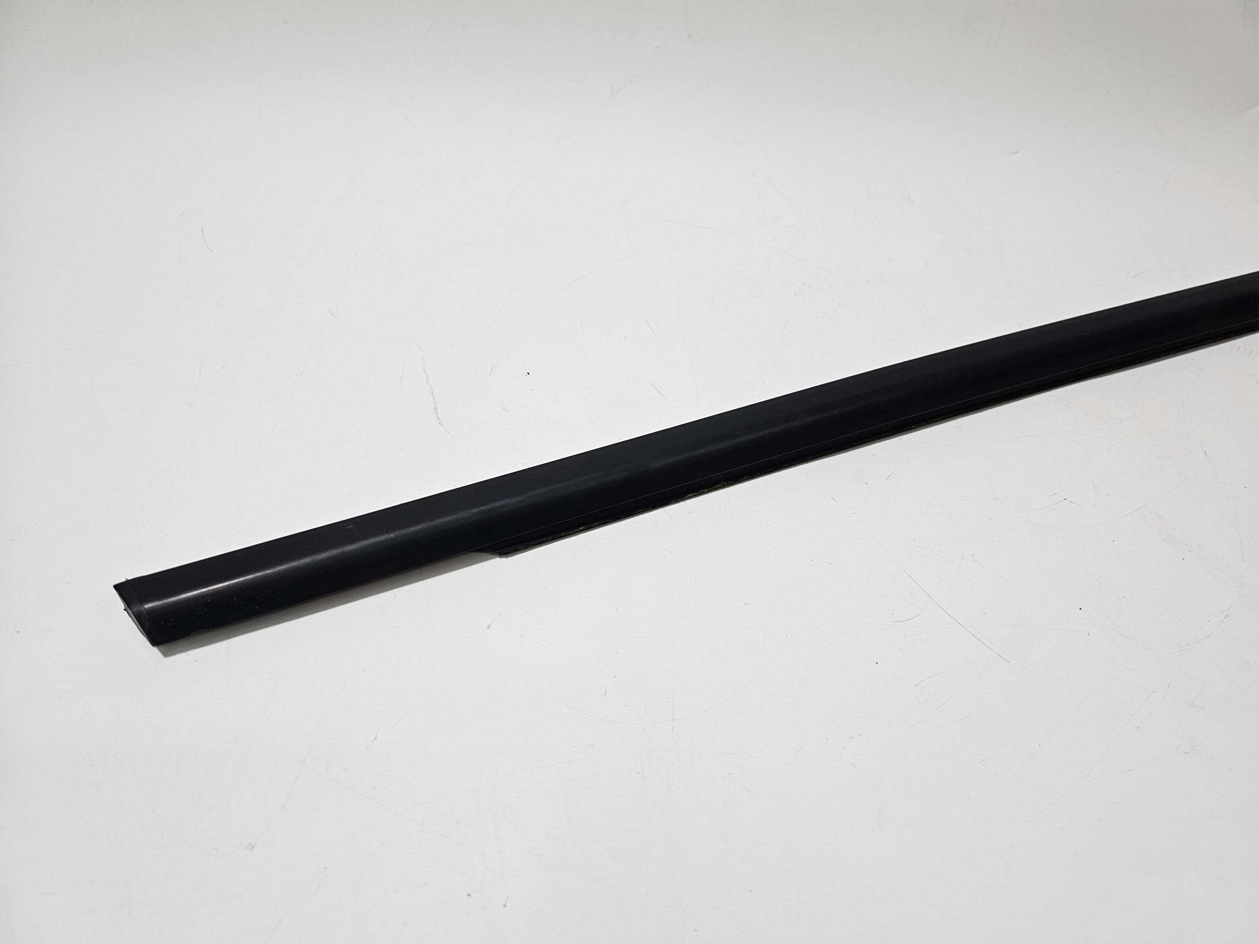 LISTWA ZGARNIAJĄCA DRZWI LEWY TYŁ OPEL CROSSLAND X #6575 Producent części Opel OE