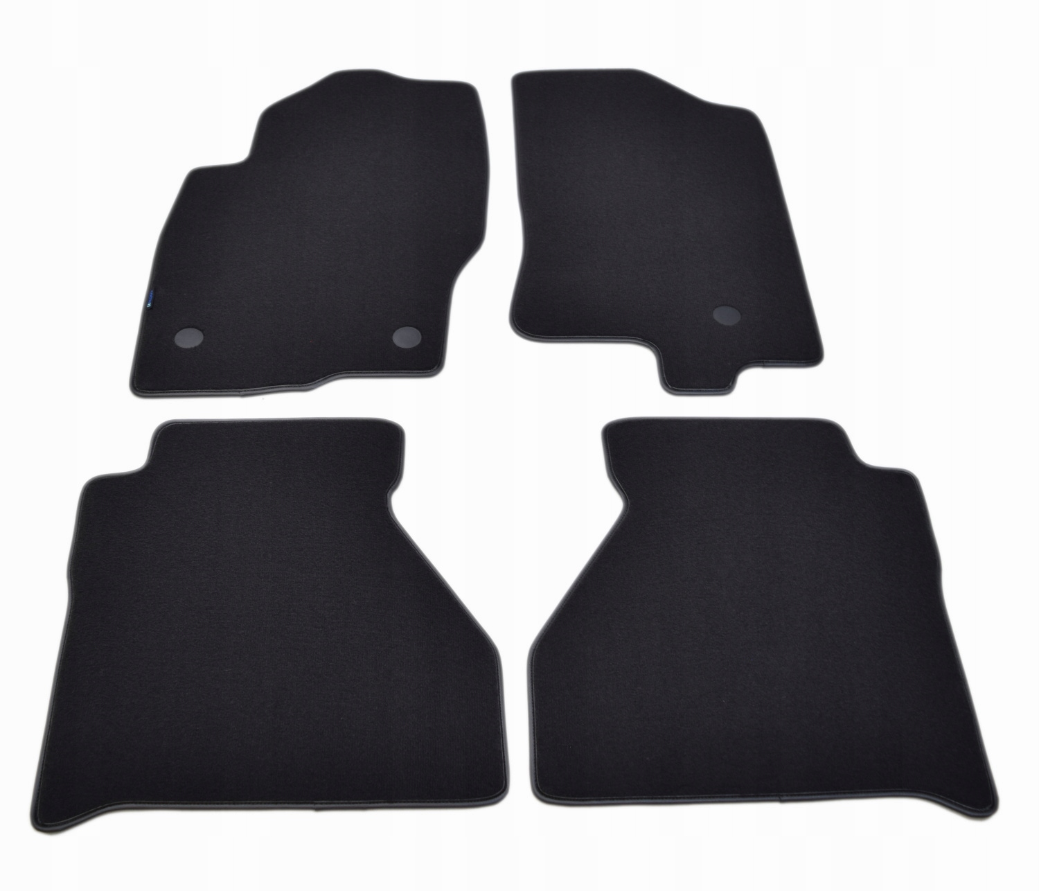 Nissan Navara 2010-2015r. Čierne velúrové koberčeky Platinum.