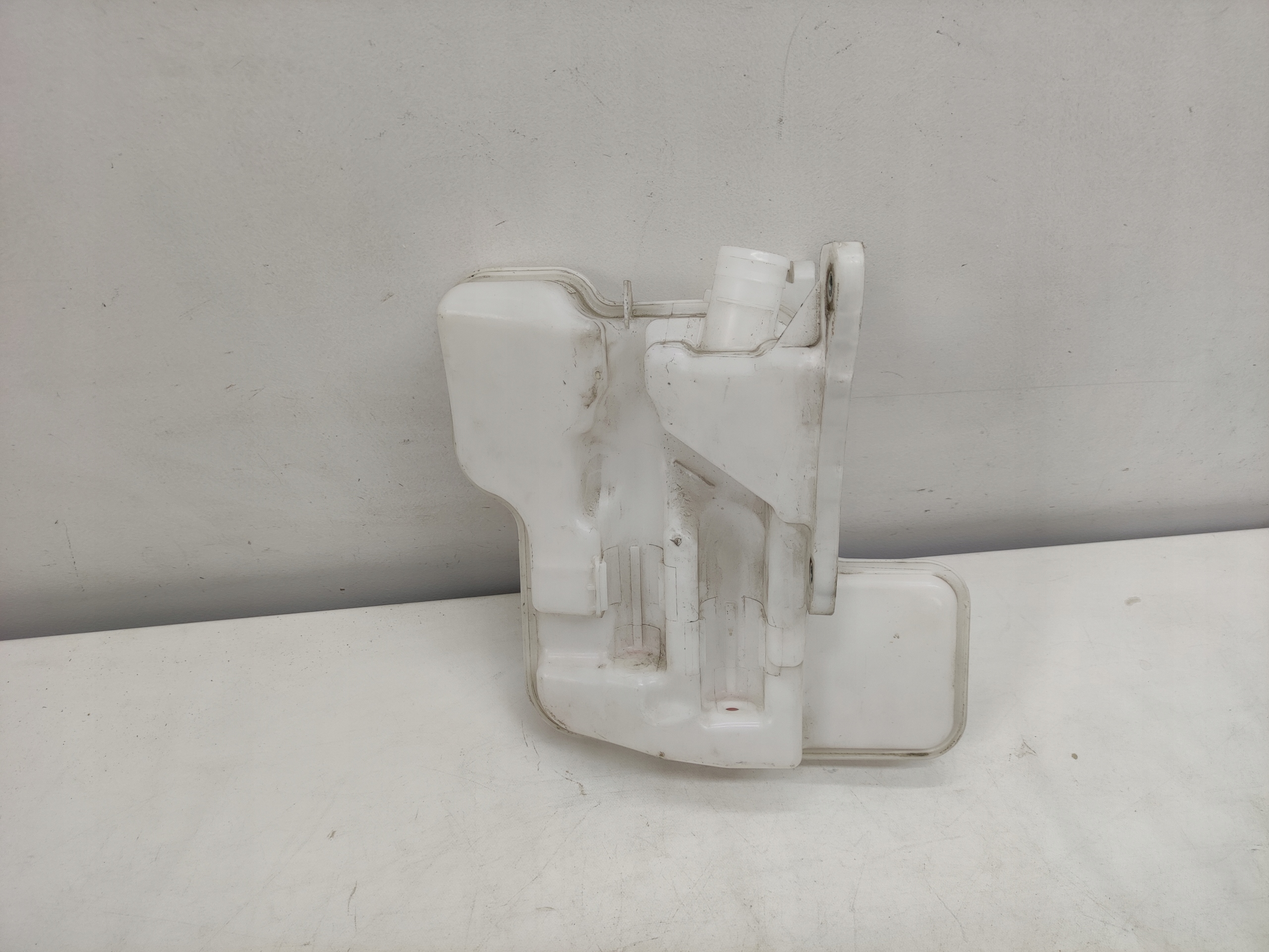 AUDI Q3 2 II 18- 83A washer fluid tank original