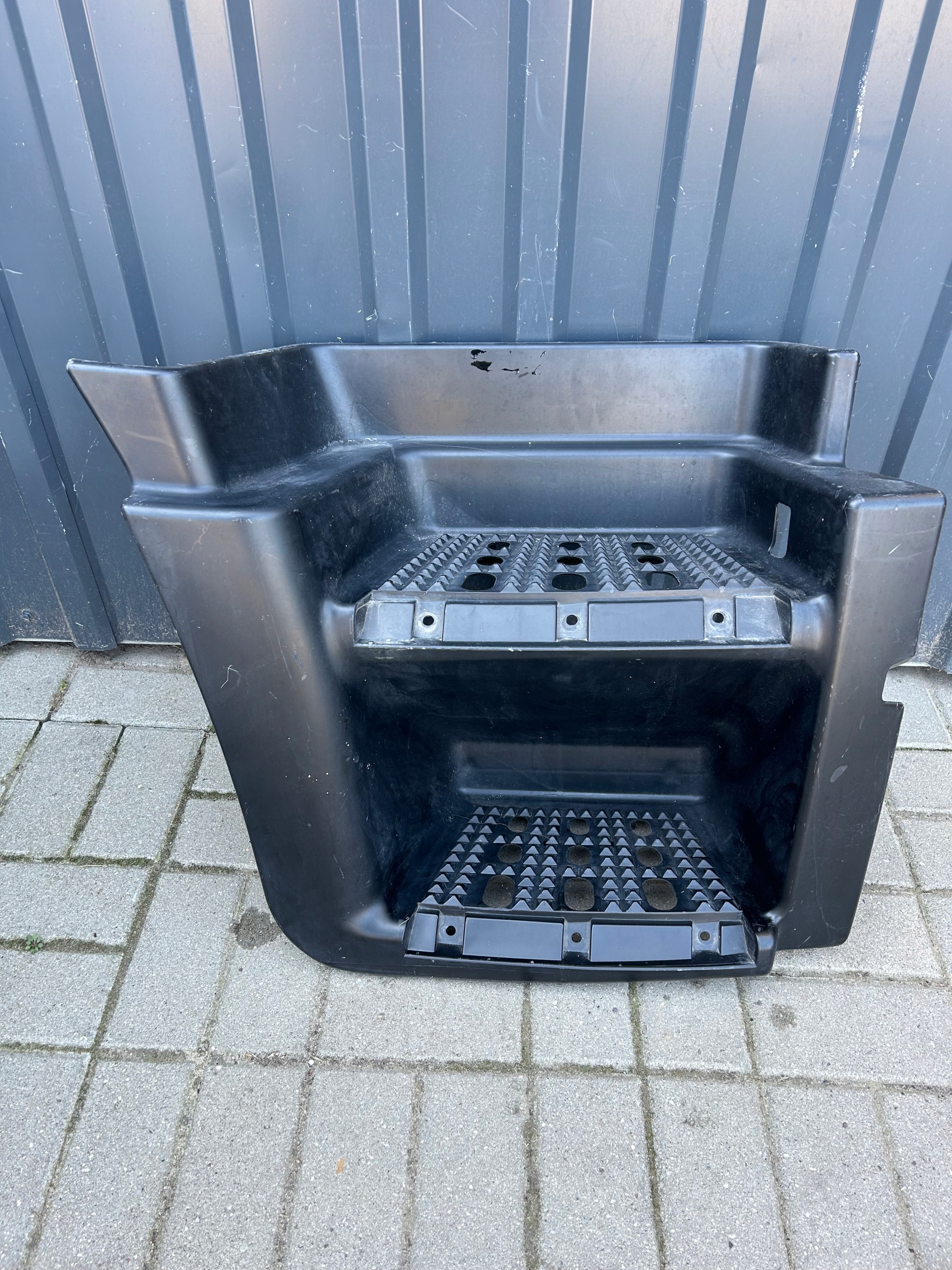 STOPNICA PRAWA IVECO STRALIS