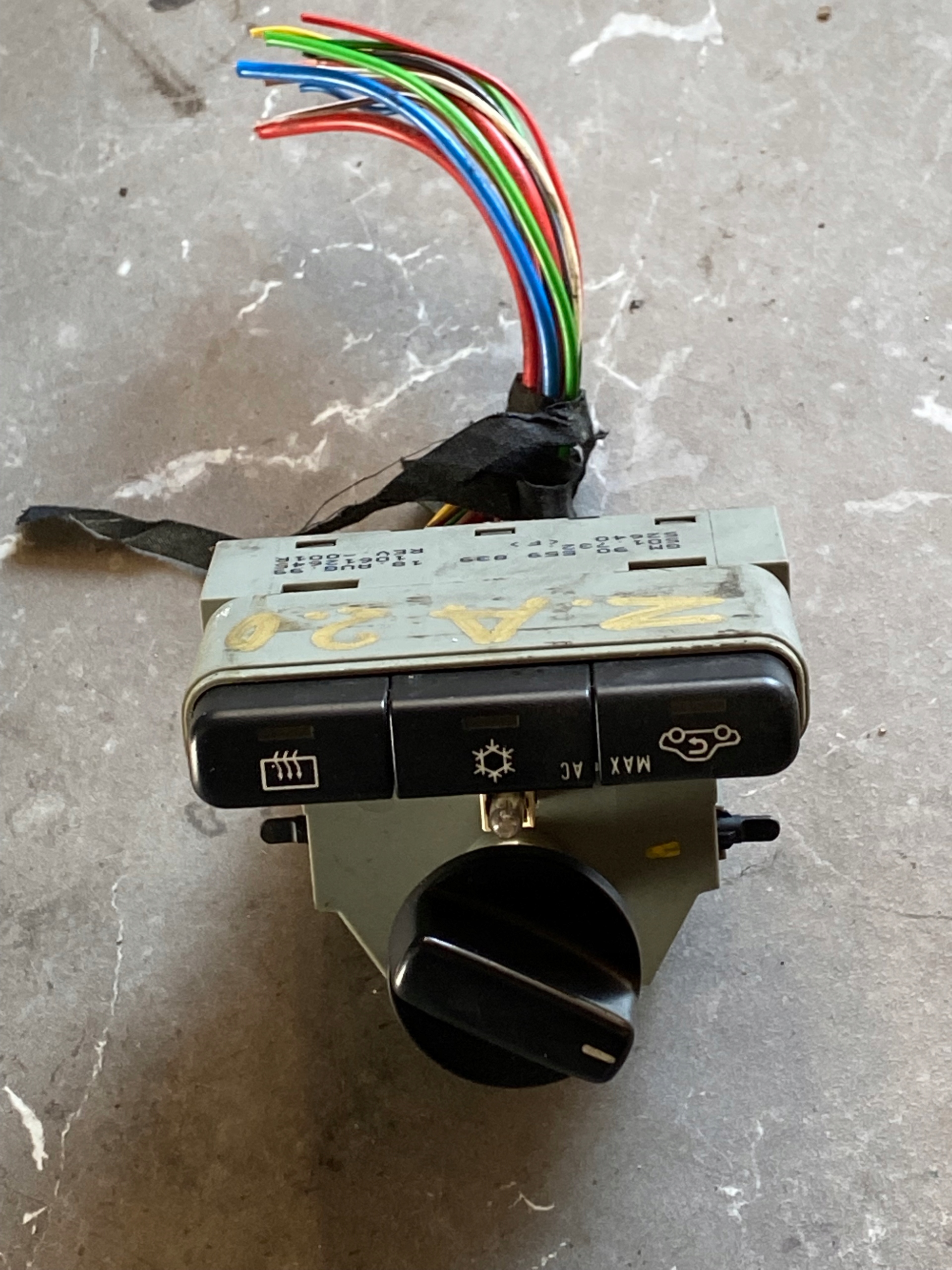 UNITE COMMANDE CLIMA BOUCHES BUSES OPEL ZAFIRA A 90559839