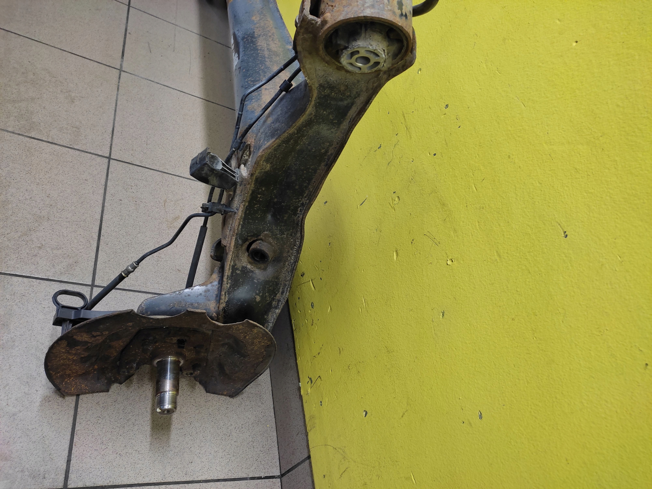 PEUGEOT PARTNER 1.6 HDI Achsträger heck