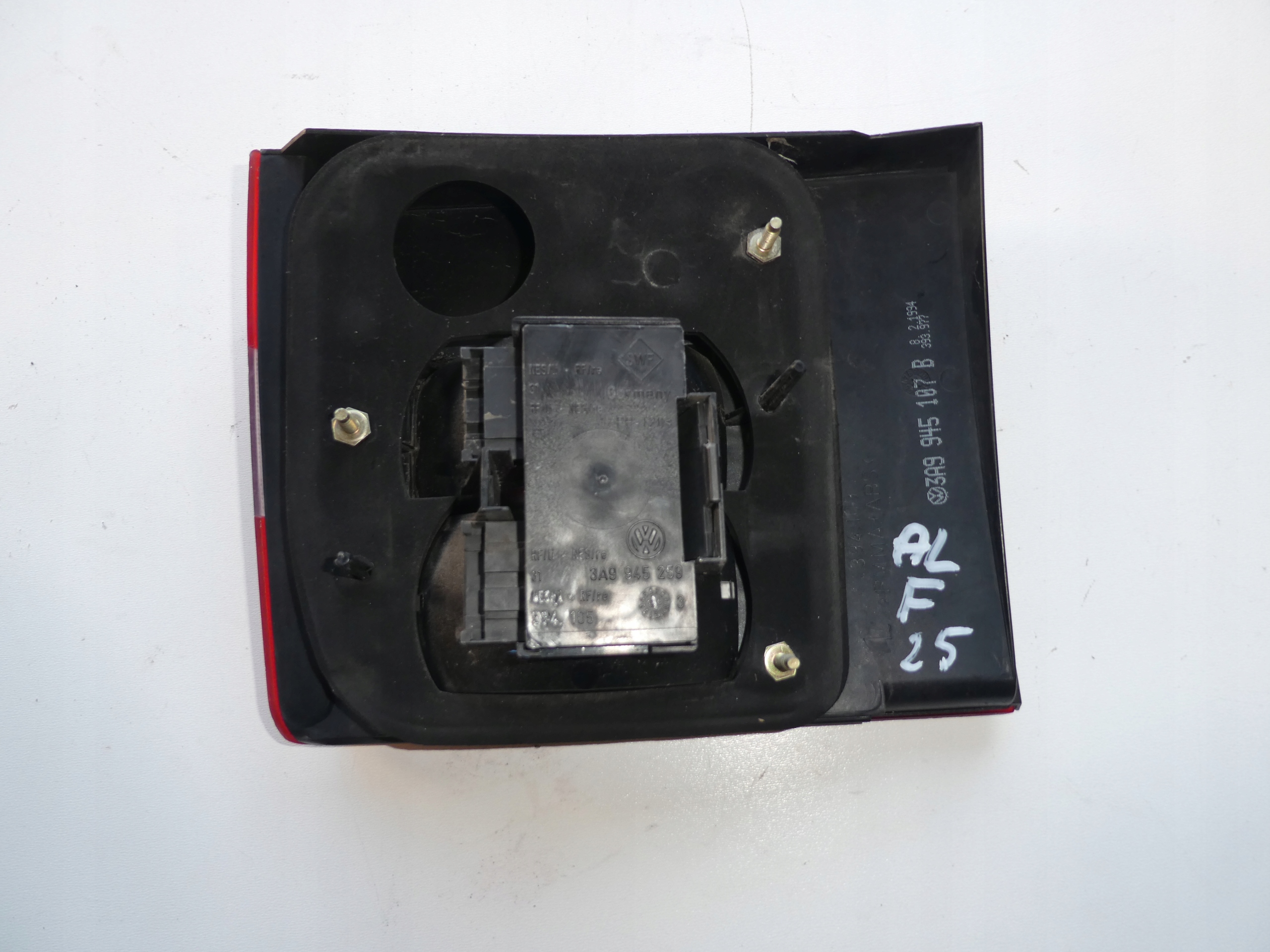 LICHT LINKS HECK VW PASSAT B4 3A9945107B