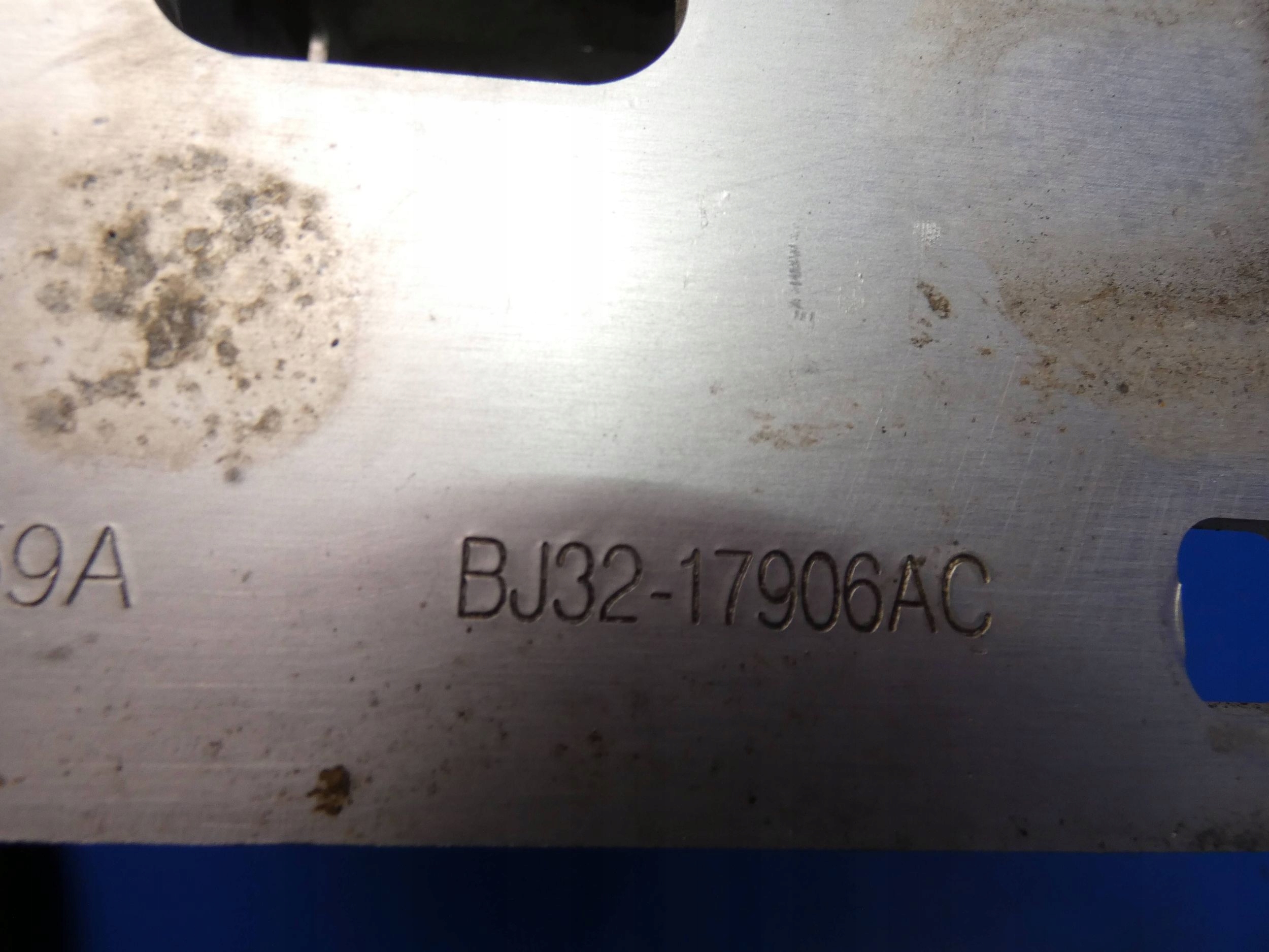 RANGE ROVER EVOQUE L538 sider rear part rear pillar