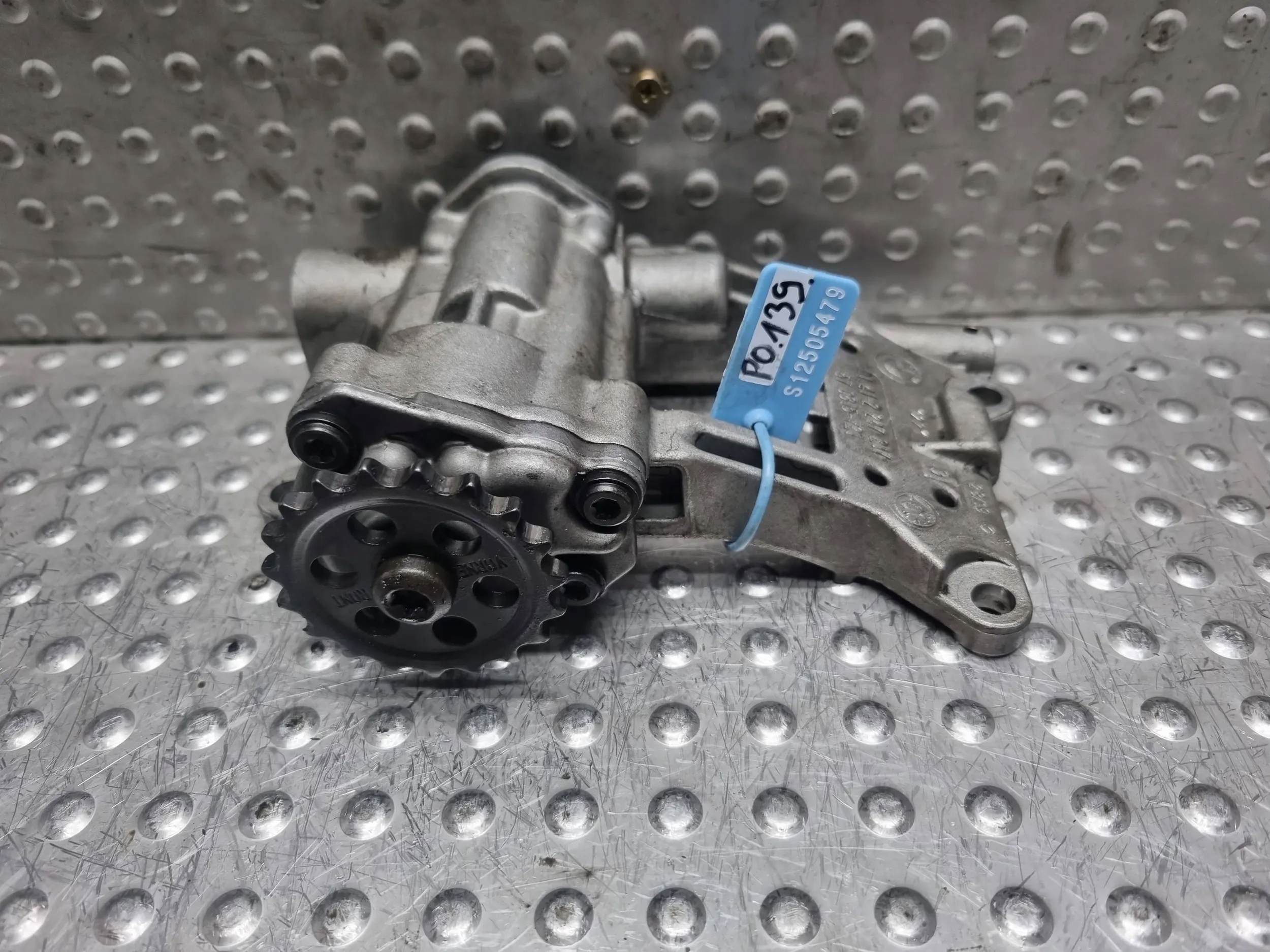 oil pump 2247217 BMW 3 E90 E91