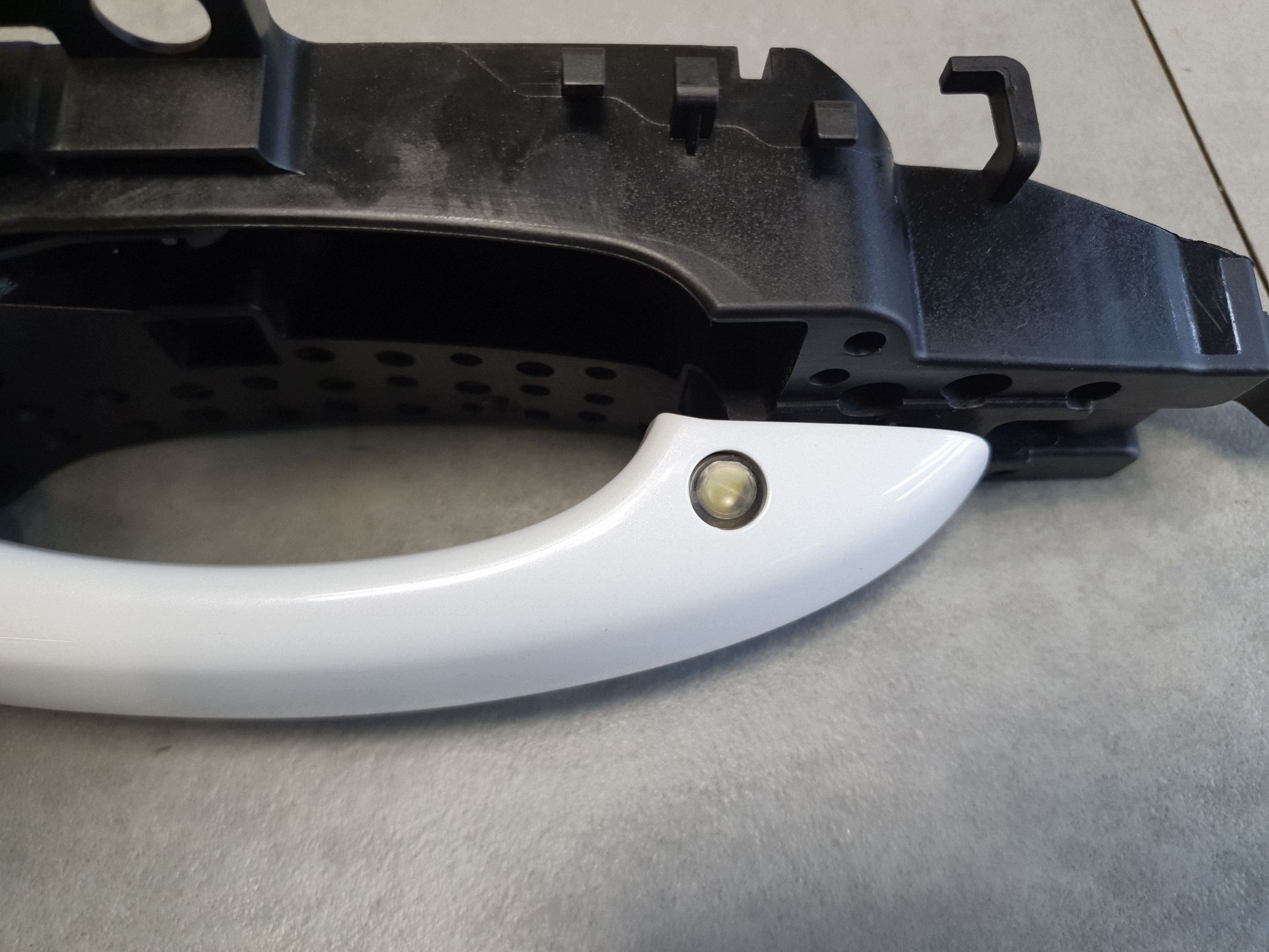 Audi Q7 4M handle exterior left rear part 4H0837205