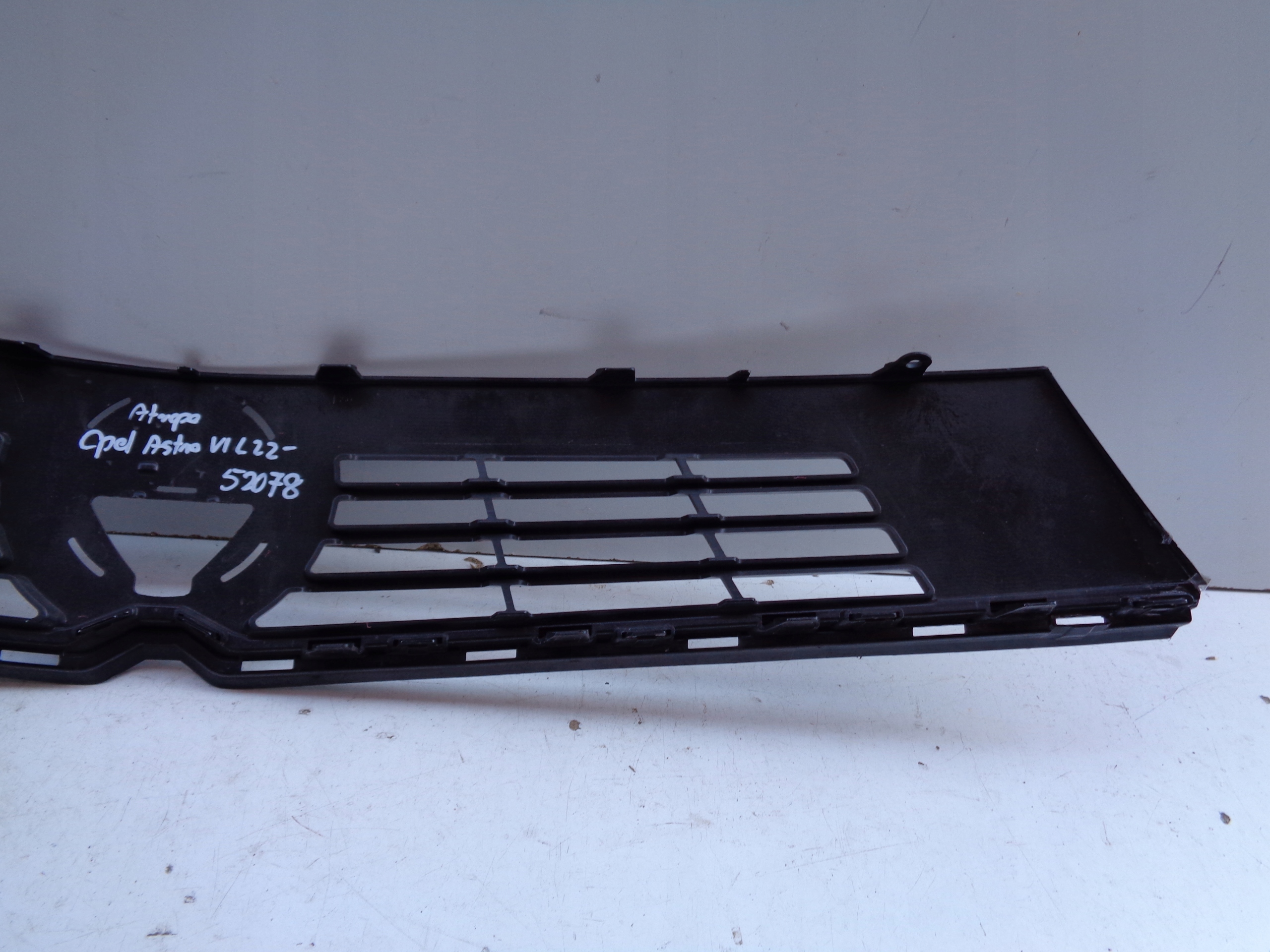Grille OPEL ASTRA VI L 22- NR 52078