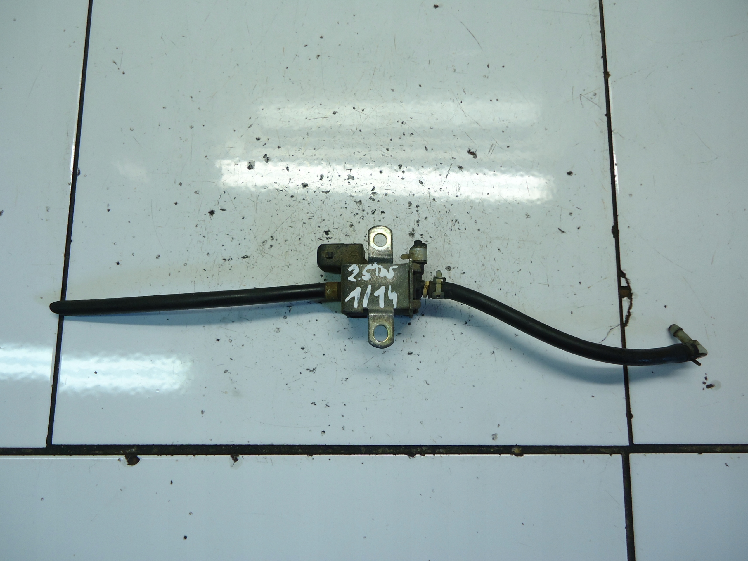 LAND ROVER DISCOVERY II 2.5 TD5 Sensor Unterdruck 72257200