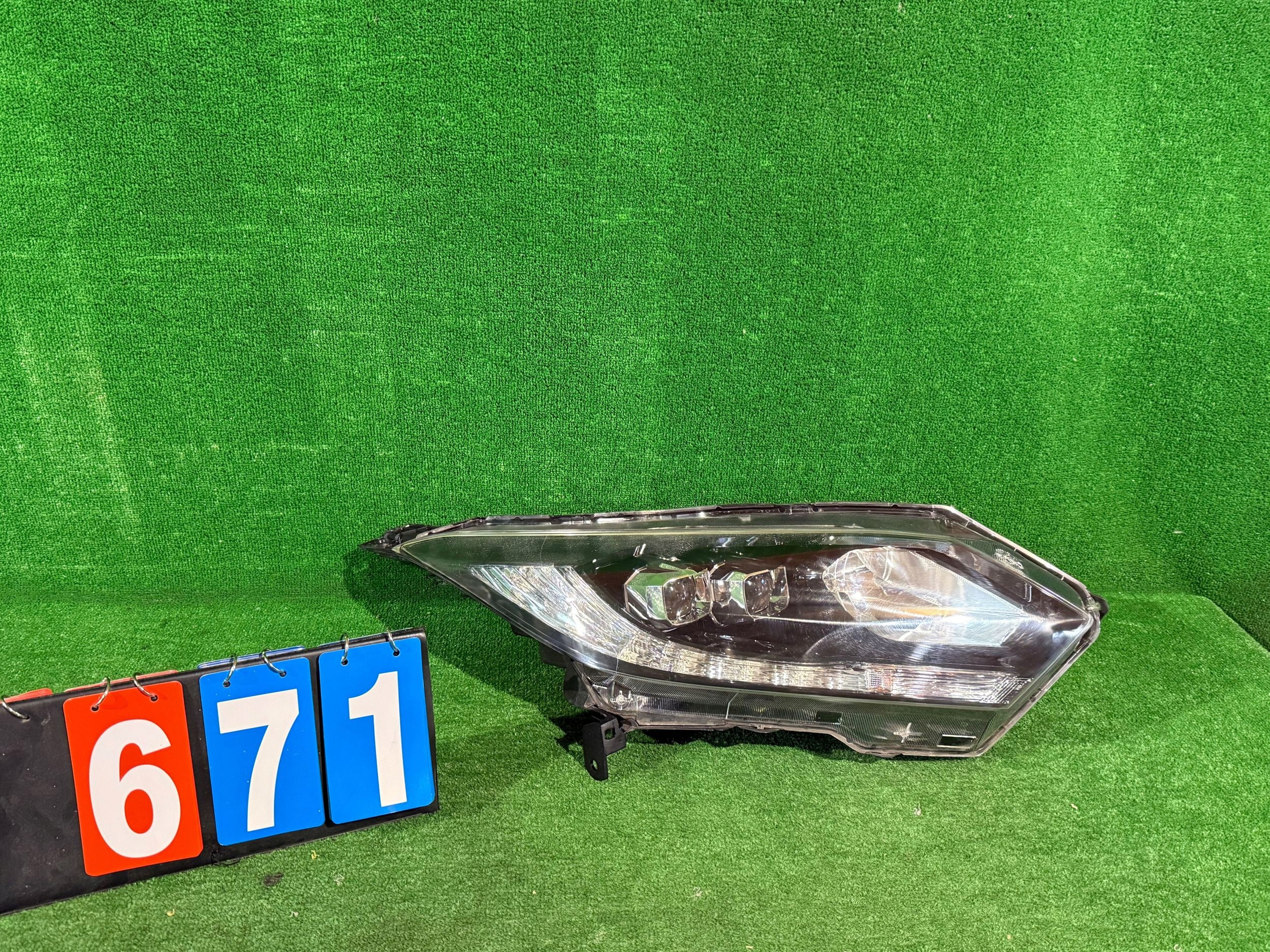 REFLEKTOR right HONDA CR-V II FULL LED NR:671