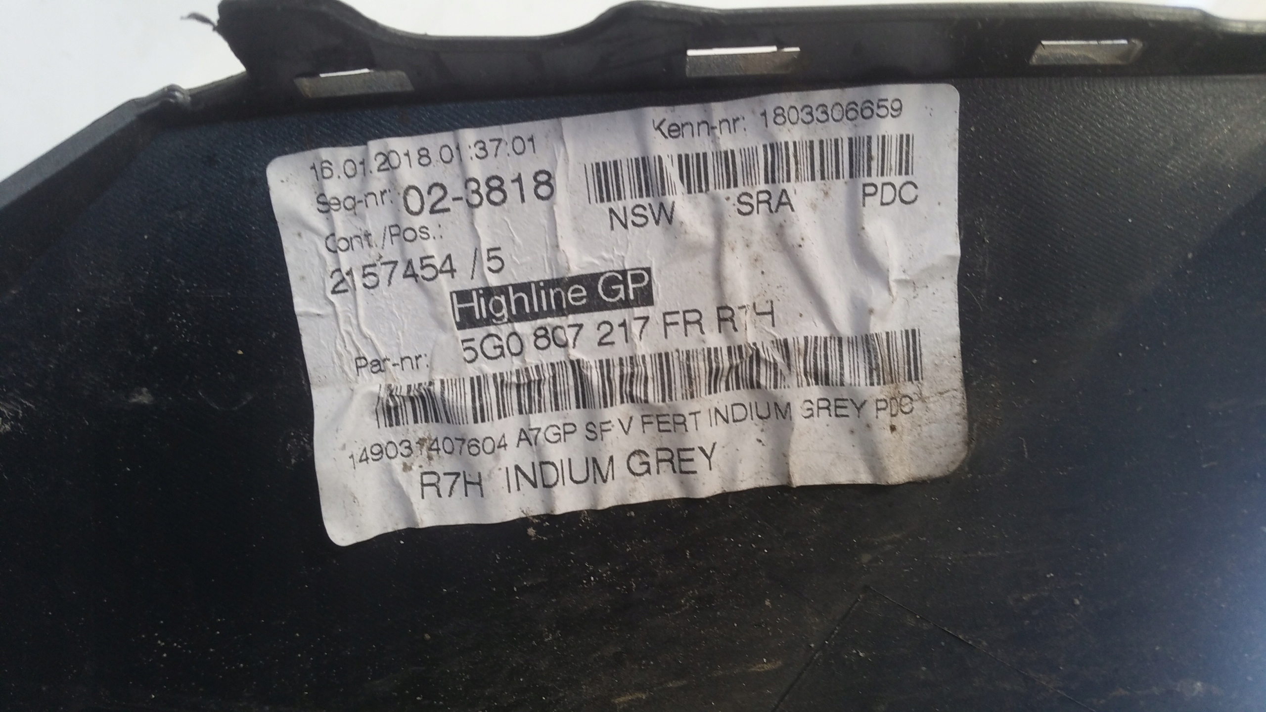 branik prednji dio PDC mlaznice VW Golf VII